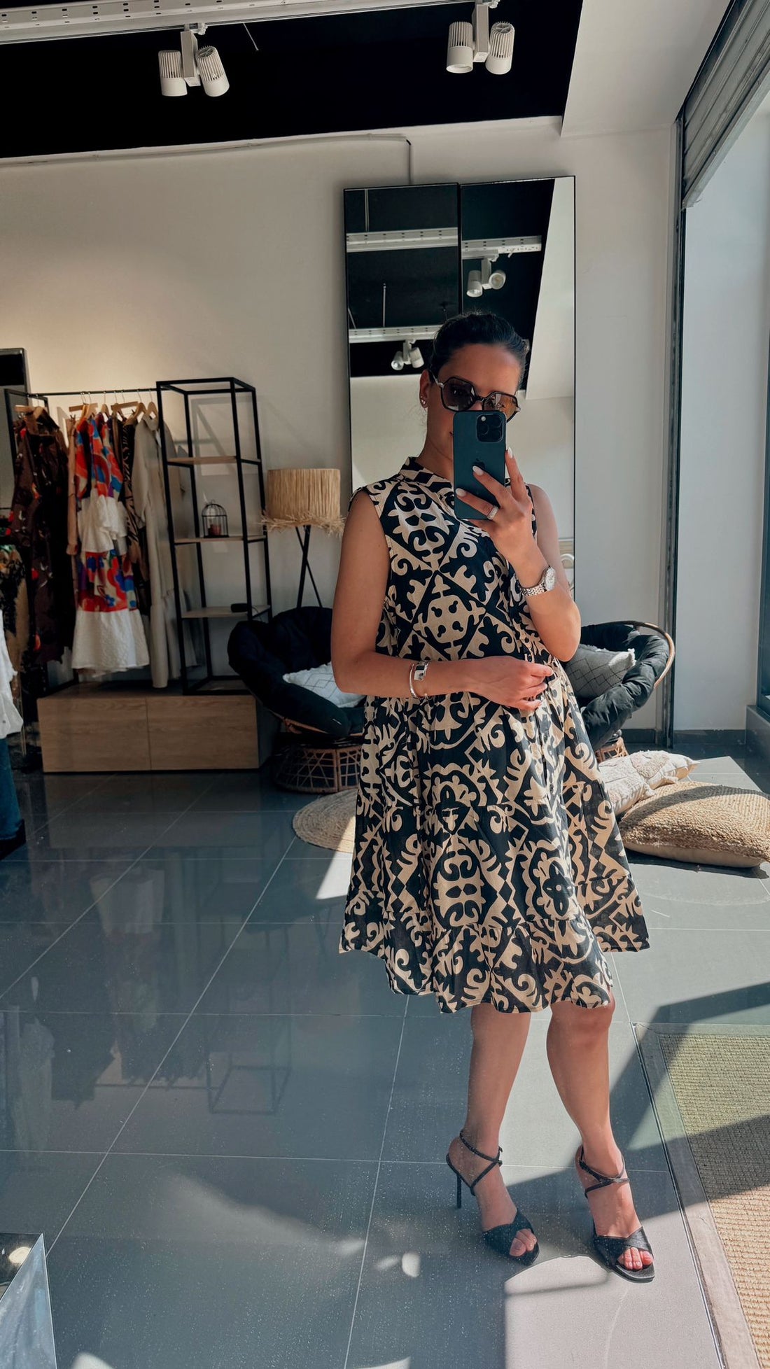 Robe courte noire et beige à imprimé géométrique - AEL186-NOIR - Fenomen Paris