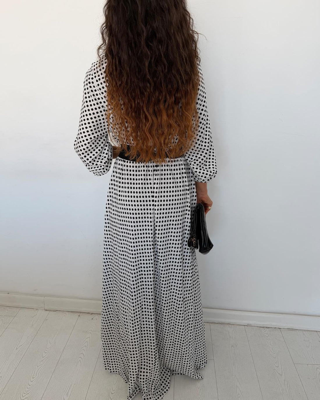 Robe Chemise Maxi Pois Chic – Élégance Intemporelle