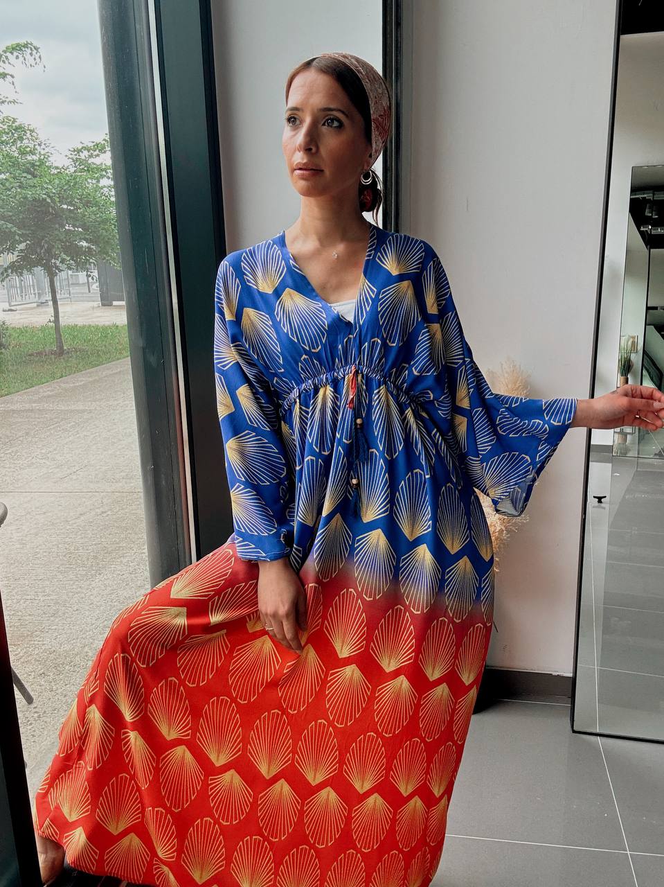 Robe Longue Fluide Dégradé Bleur & Rouge Imprimé Coquillage – Coupe Bohème - Fenomen Paris