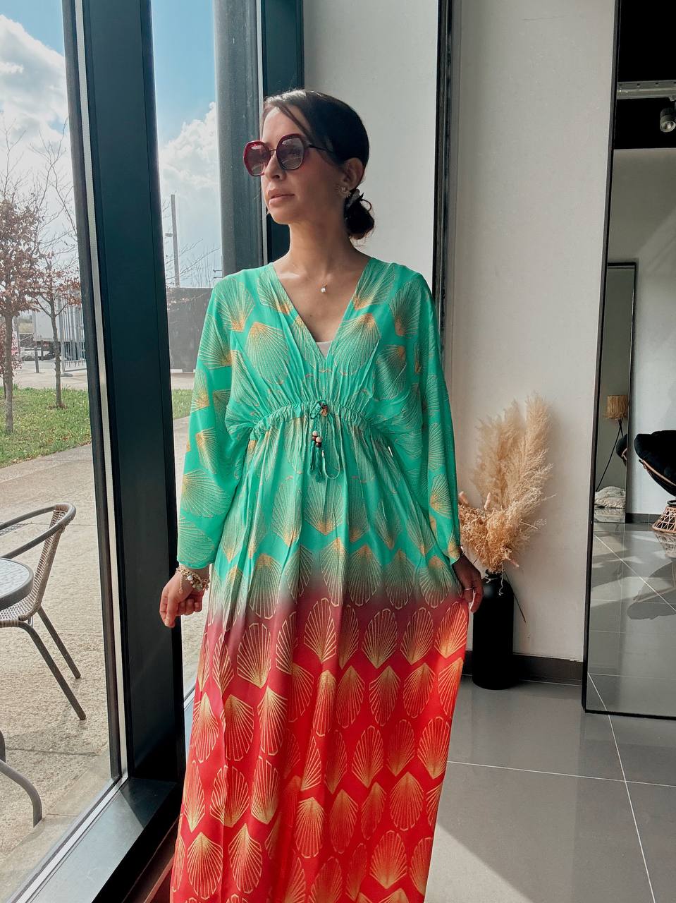 Robe Longue Fluide Dégradé Vert & Corail Imprimé Coquillage – Coupe Bohème - Fenomen Paris