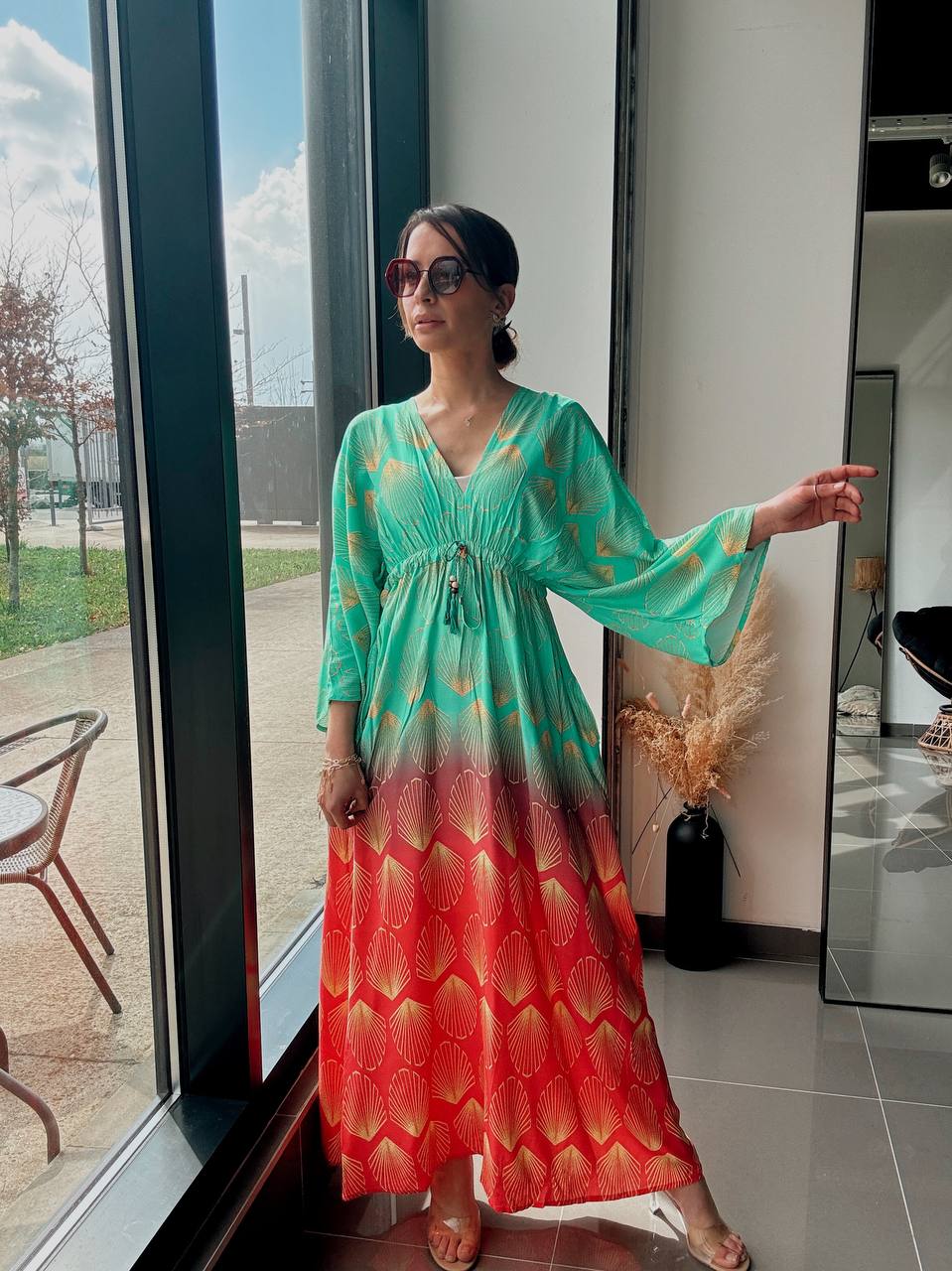 Robe Longue Fluide Dégradé Vert & Corail Imprimé Coquillage – Coupe Bohème - Fenomen Paris