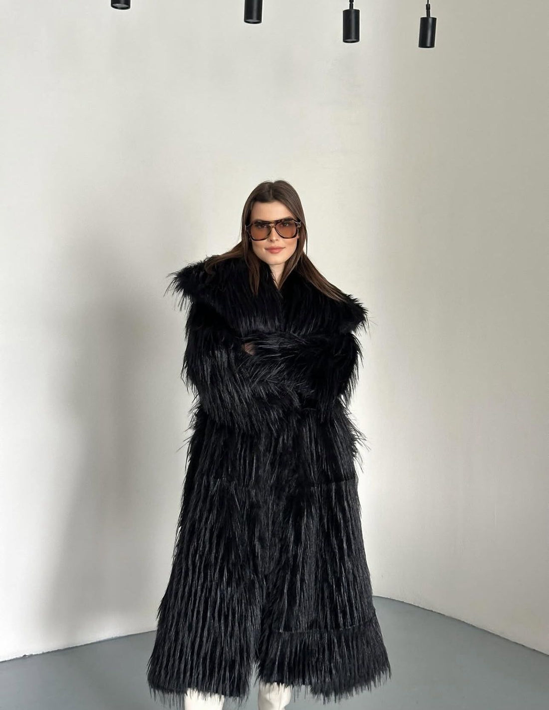 Manteau Long en Fausse Fourrure –Oversize Noir