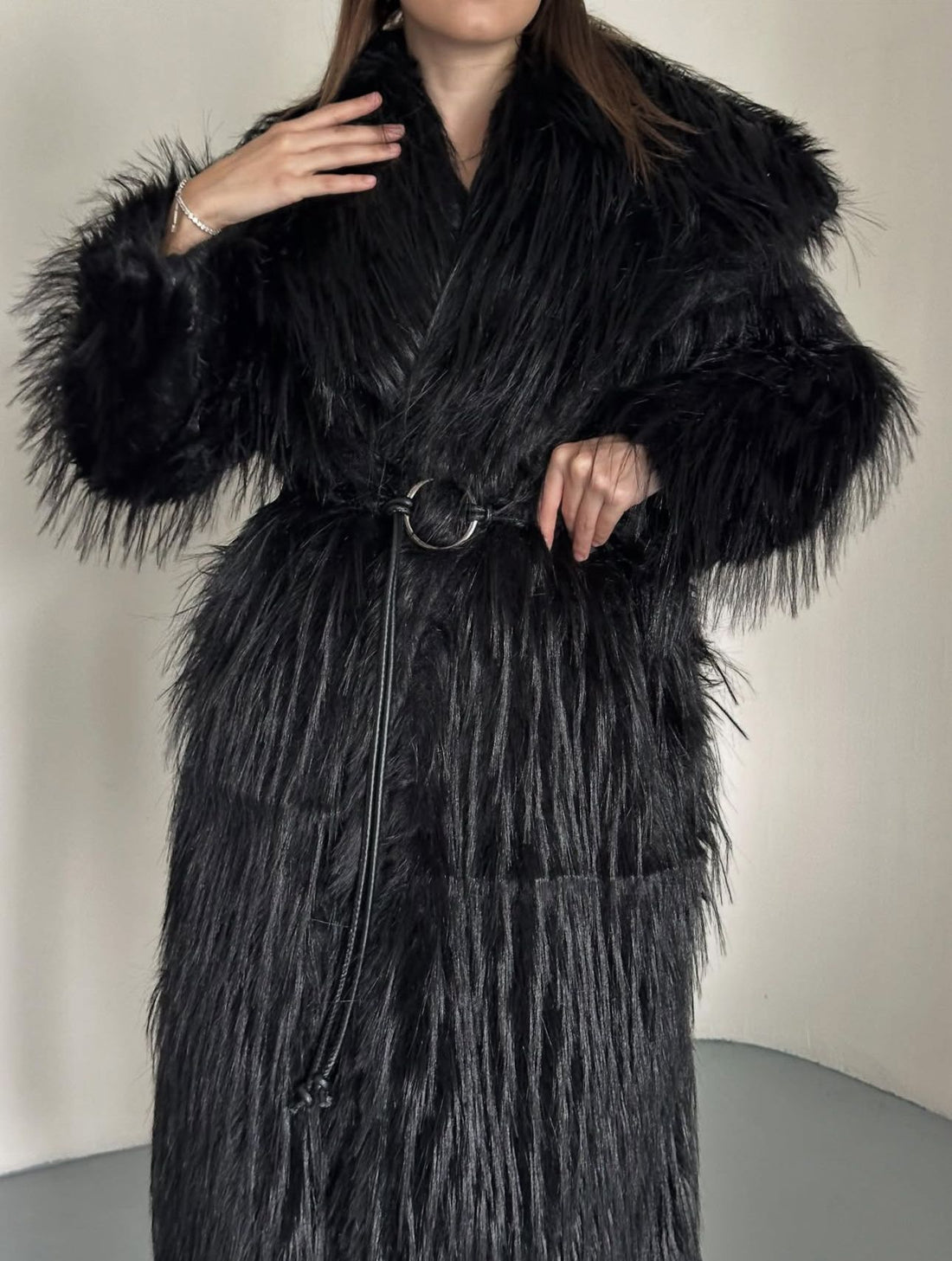 Manteau Long en Fausse Fourrure –Oversize Noir