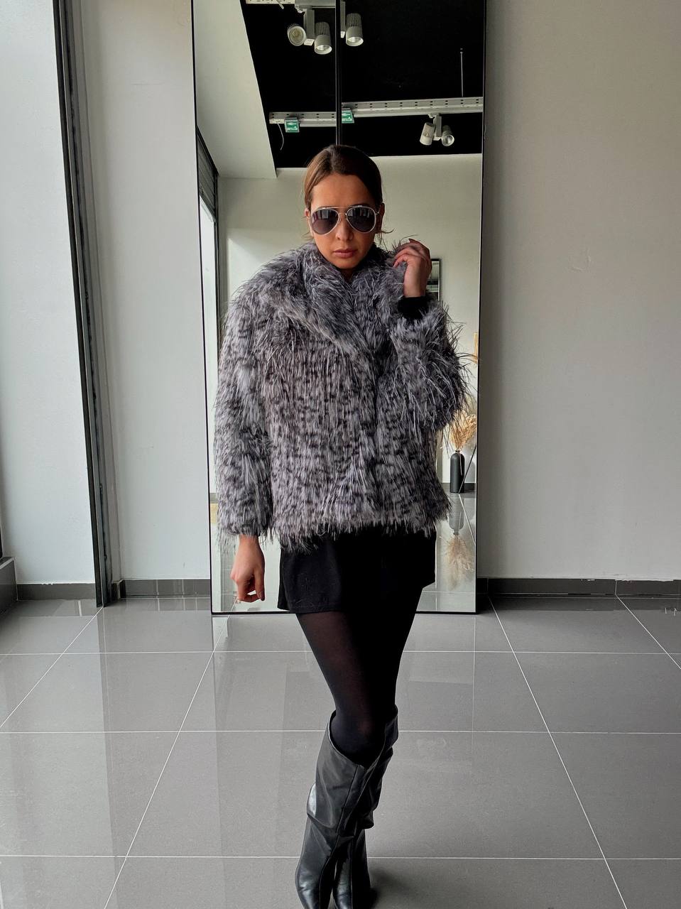 Manteau court Fausse Fourrure  –  Intense & Volume Oversize Leopard gris