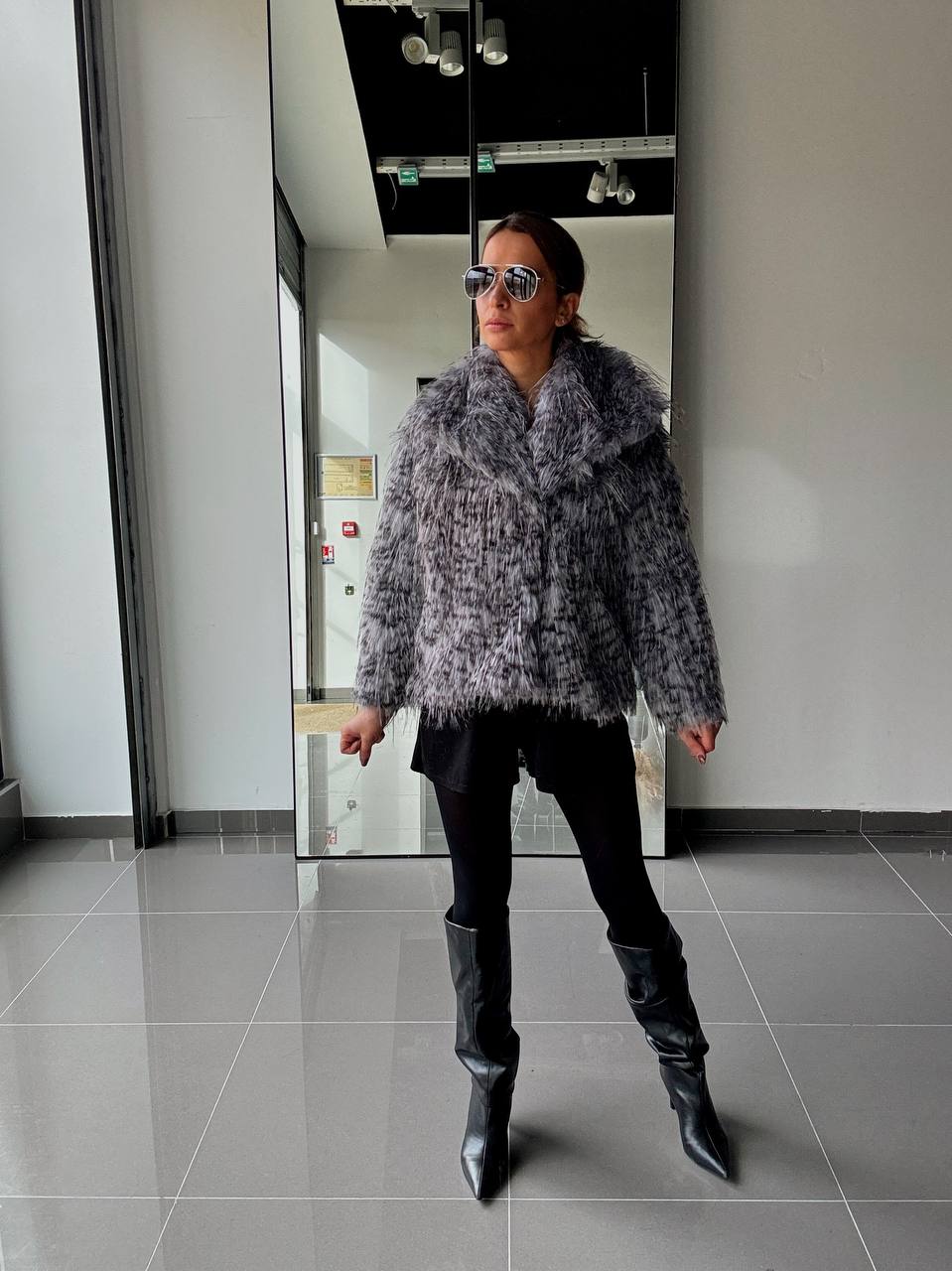 Manteau court Fausse Fourrure  –  Intense & Volume Oversize Leopard gris