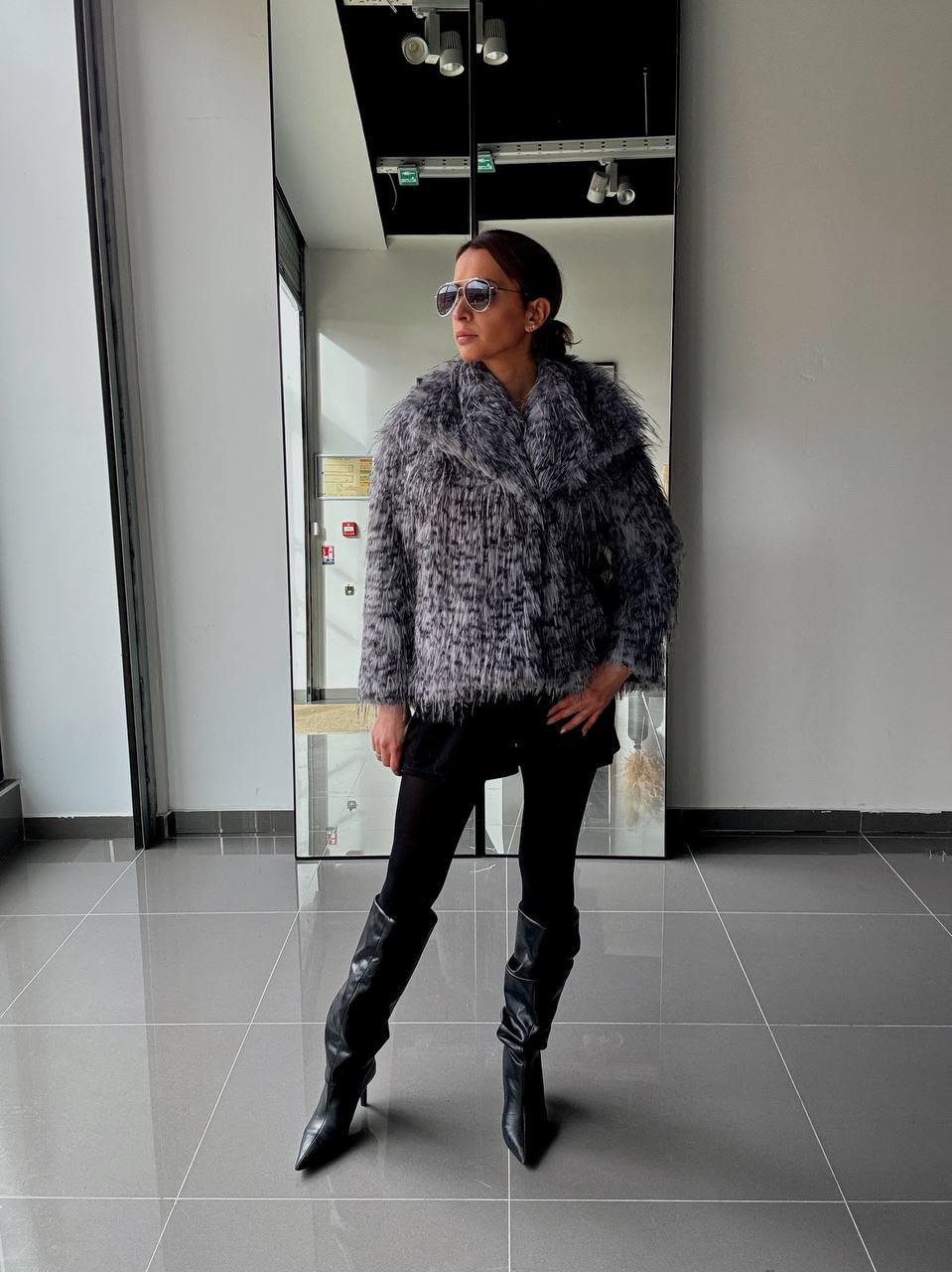 Manteau court Fausse Fourrure  –  Intense & Volume Oversize Leopard gris
