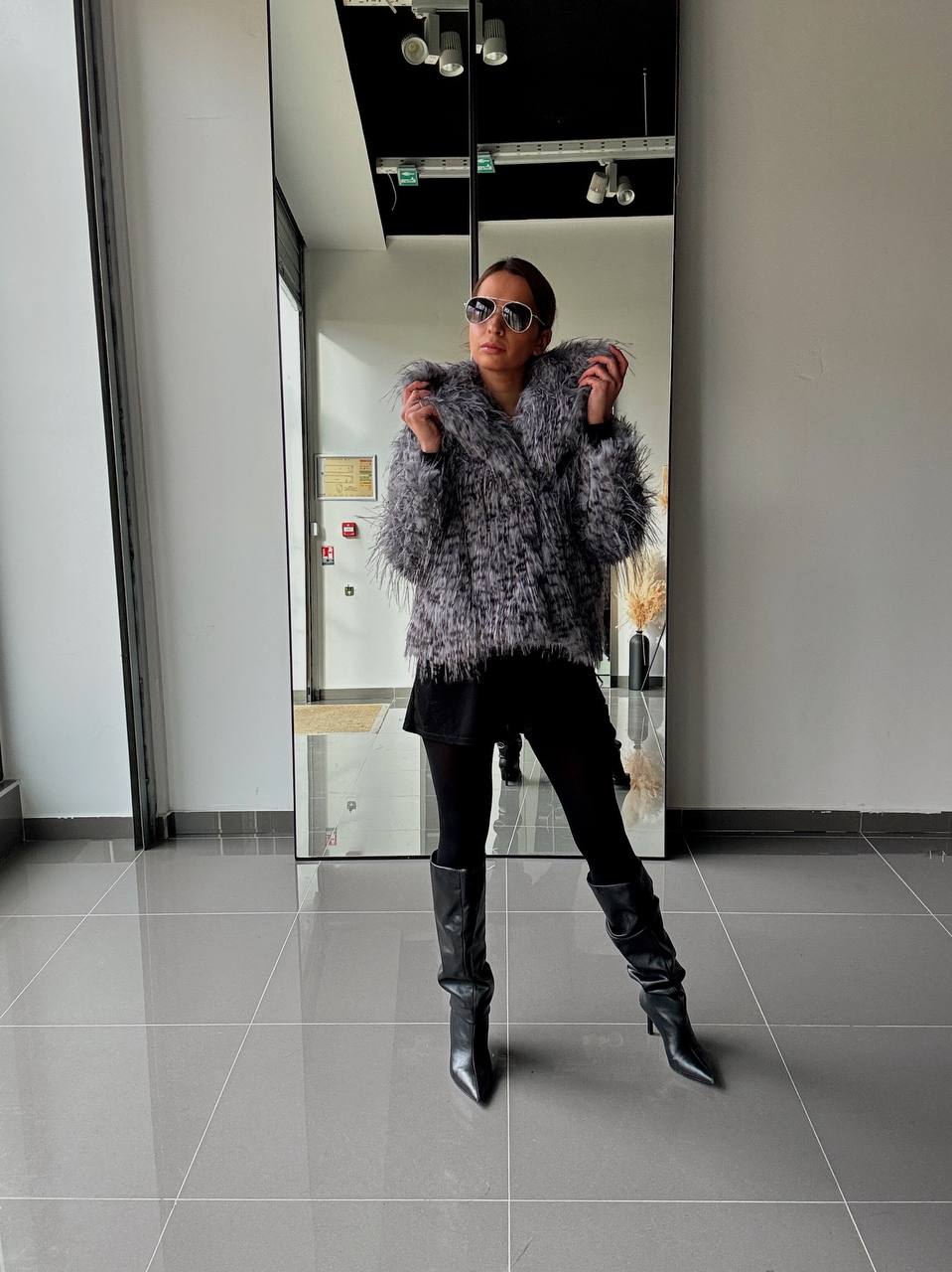 Manteau court Fausse Fourrure  –  Intense & Volume Oversize Leopard gris