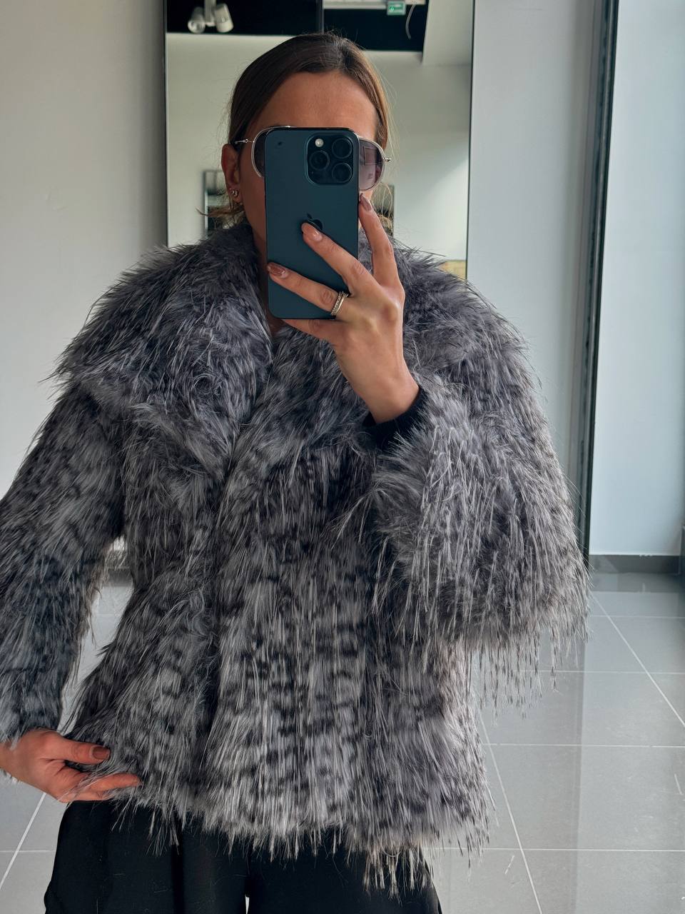 Manteau court Fausse Fourrure  –  Intense & Volume Oversize Leopard gris