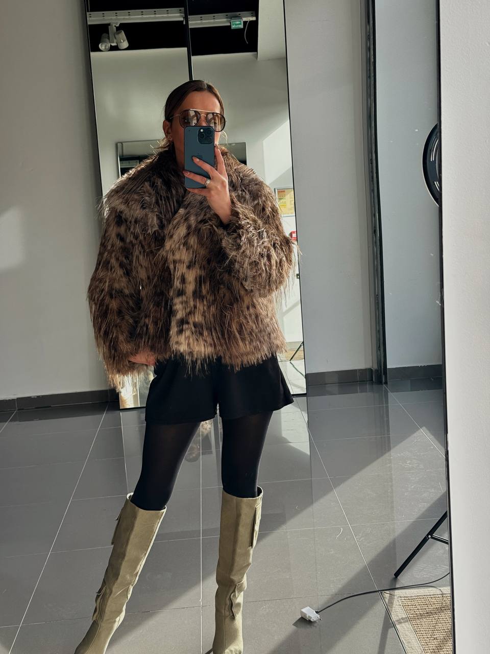 Manteau court Fausse Fourrure  –  Intense & Volume Oversize Leopard marron