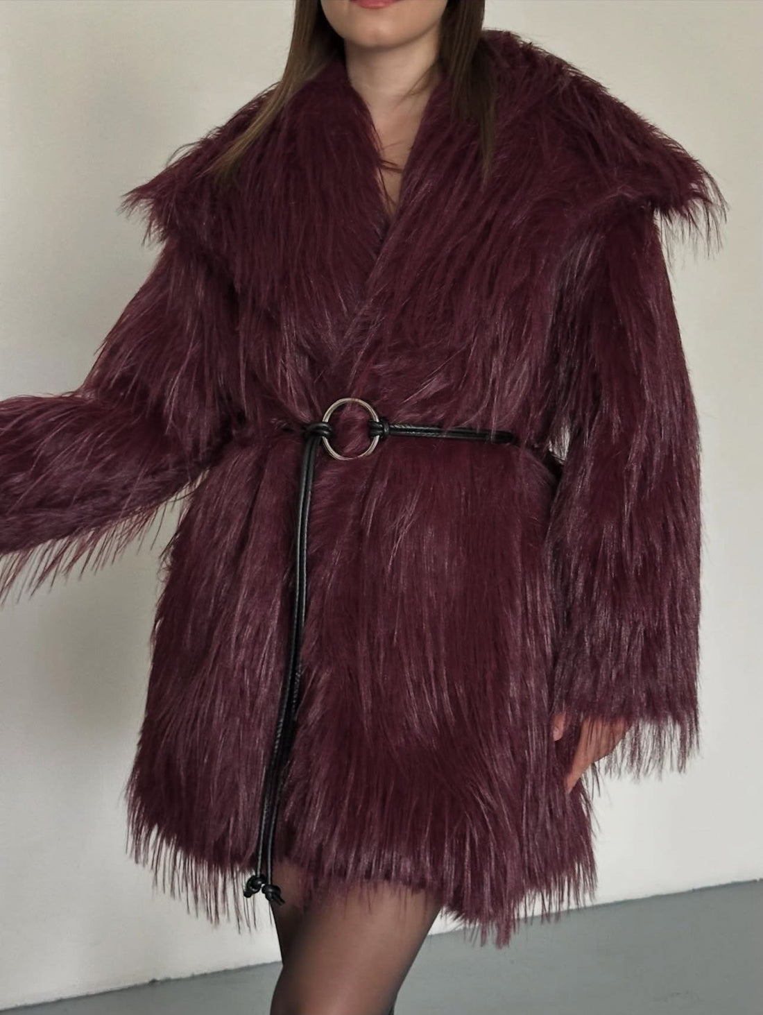 Manteau Fausse Fourrure  –  Intense & Volume Oversize Bordeau