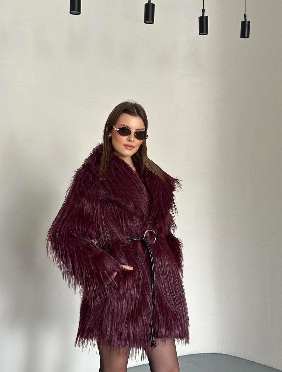 Manteau Fausse Fourrure  –  Intense & Volume Oversize Bordeau