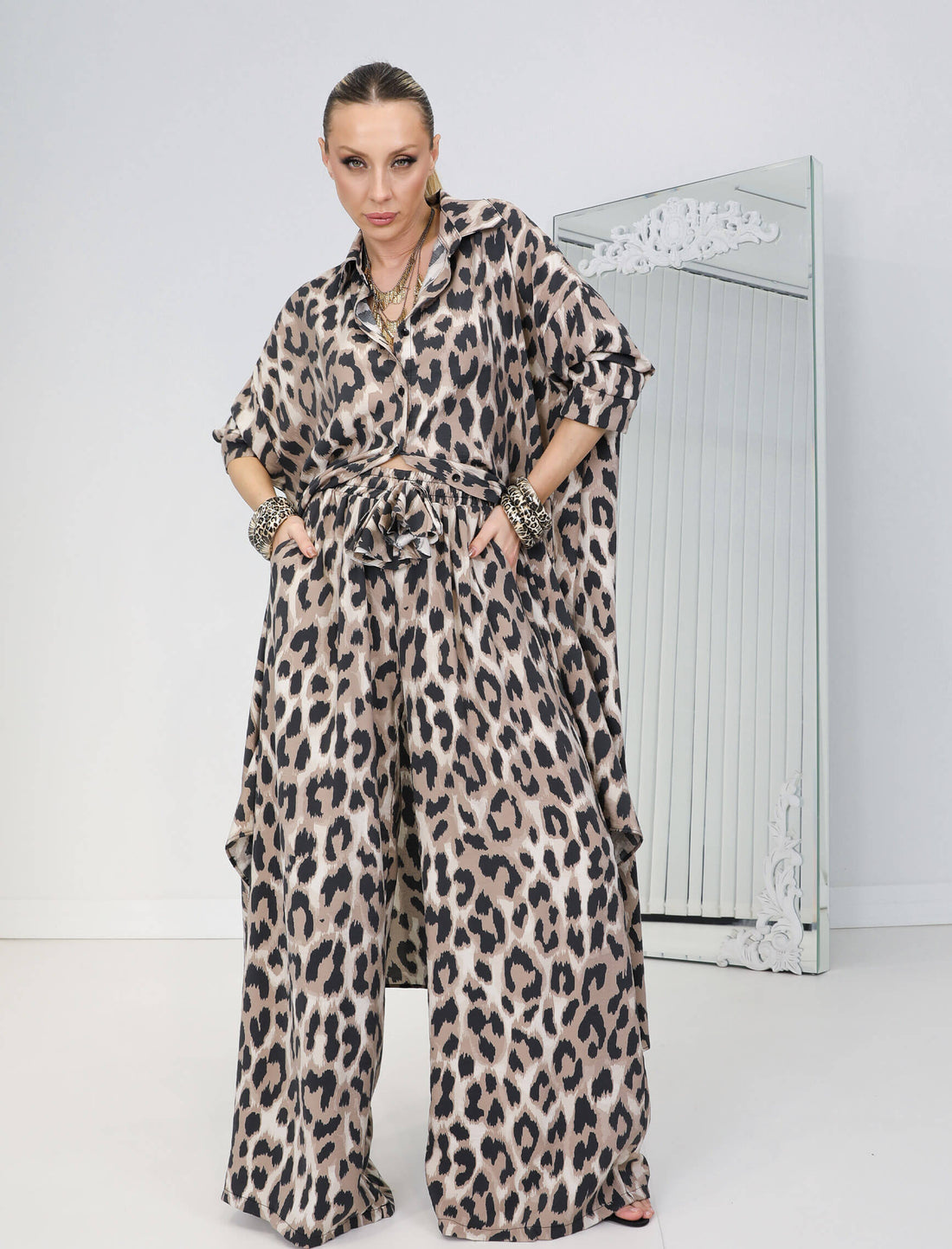 Ensemble Léopard Bohème Chic – Chemise Longue & Pantalon Fluide