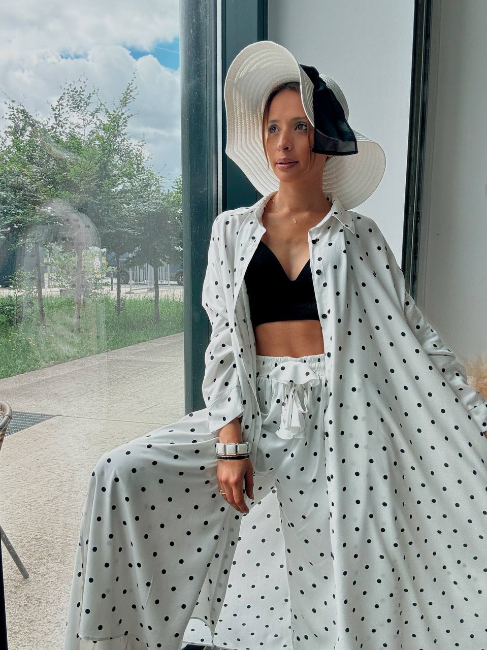 Ensemble Bohème Chic Blanc à Pois – Élégance Fluide & Intemporelle
