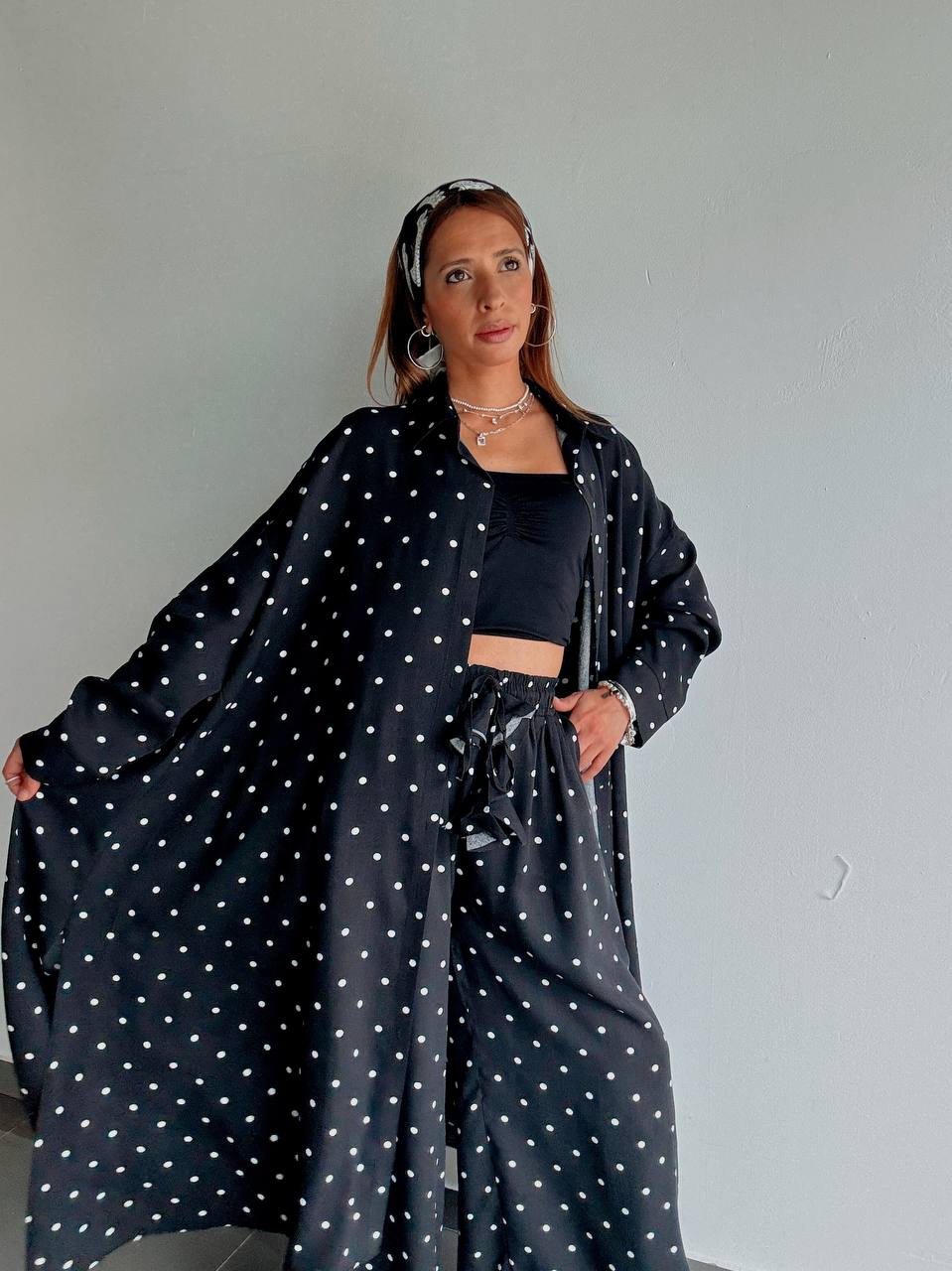 Ensemble Bohème Noir à Pois – Chemise Longue Fluide et Pantalon Large