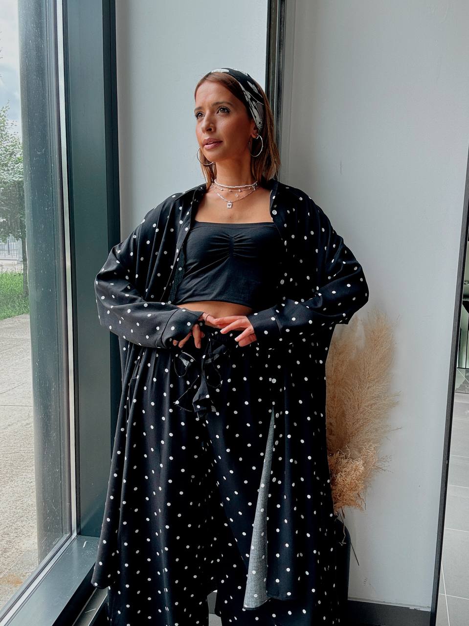 Ensemble Bohème Noir à Pois – Chemise Longue Fluide et Pantalon Large