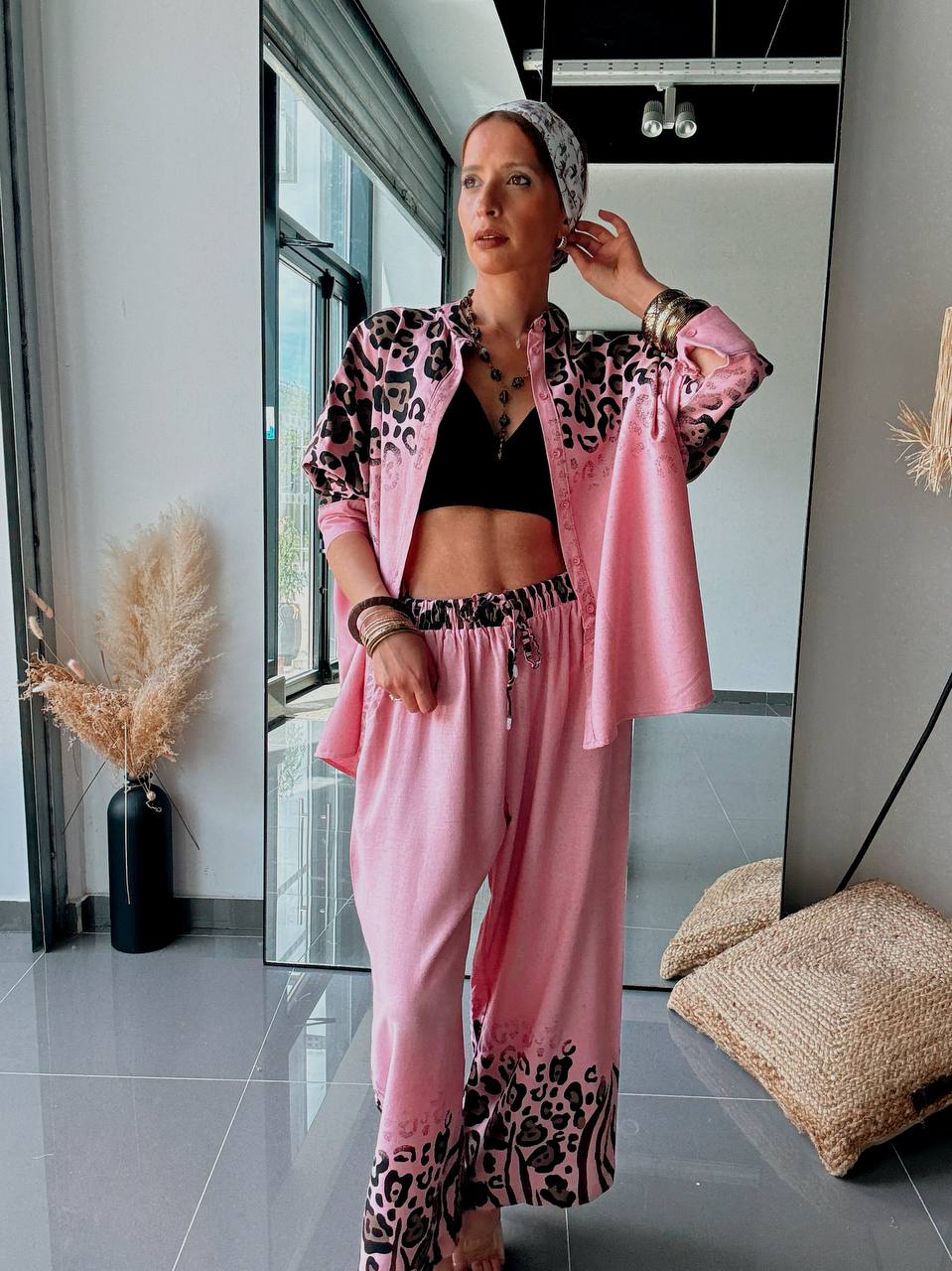 Ensemble Safari Rose – Chemise Oversize & Pantalon Large à Imprimé Animalier