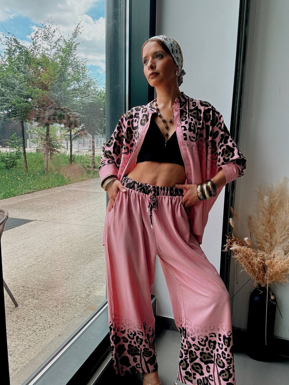 Ensemble Safari Rose – Chemise Oversize & Pantalon Large à Imprimé Animalier
