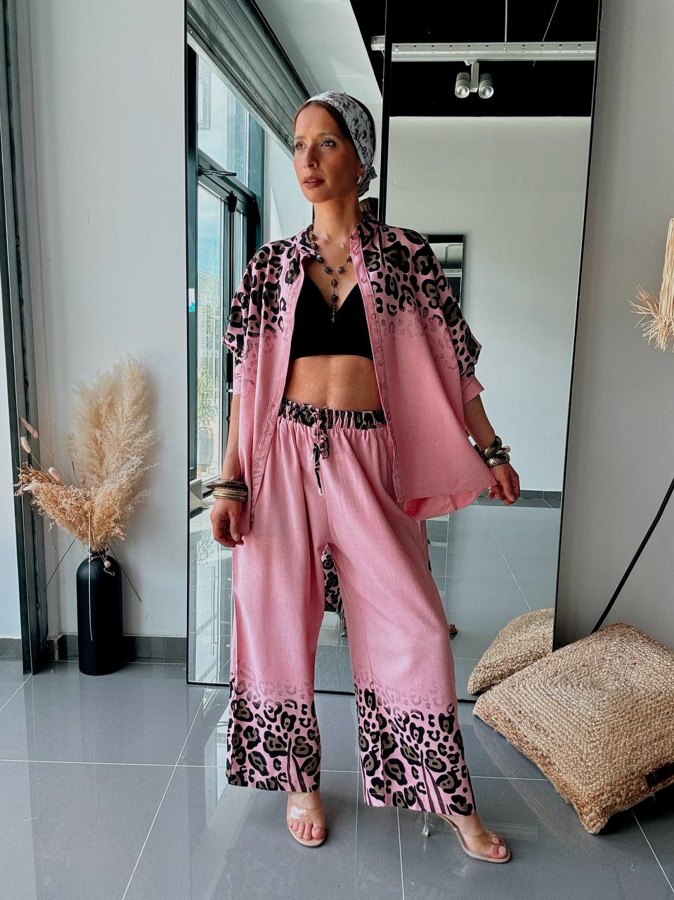 Ensemble Safari Rose – Chemise Oversize & Pantalon Large à Imprimé Animalier