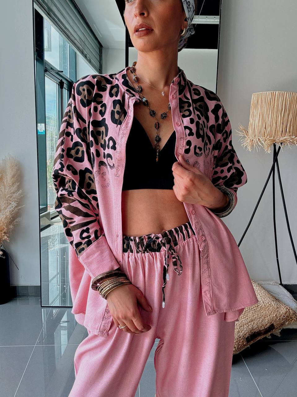 Ensemble Safari Rose – Chemise Oversize & Pantalon Large à Imprimé Animalier