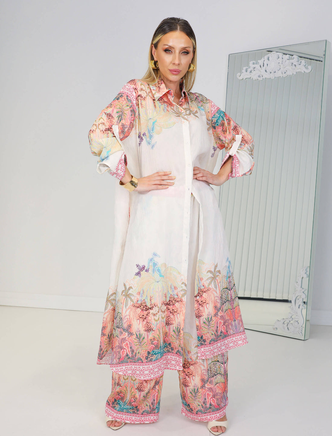 Ensemble Chemise Longue & Pantalon Fluide Imprimé Tropical – Rose Multicolore