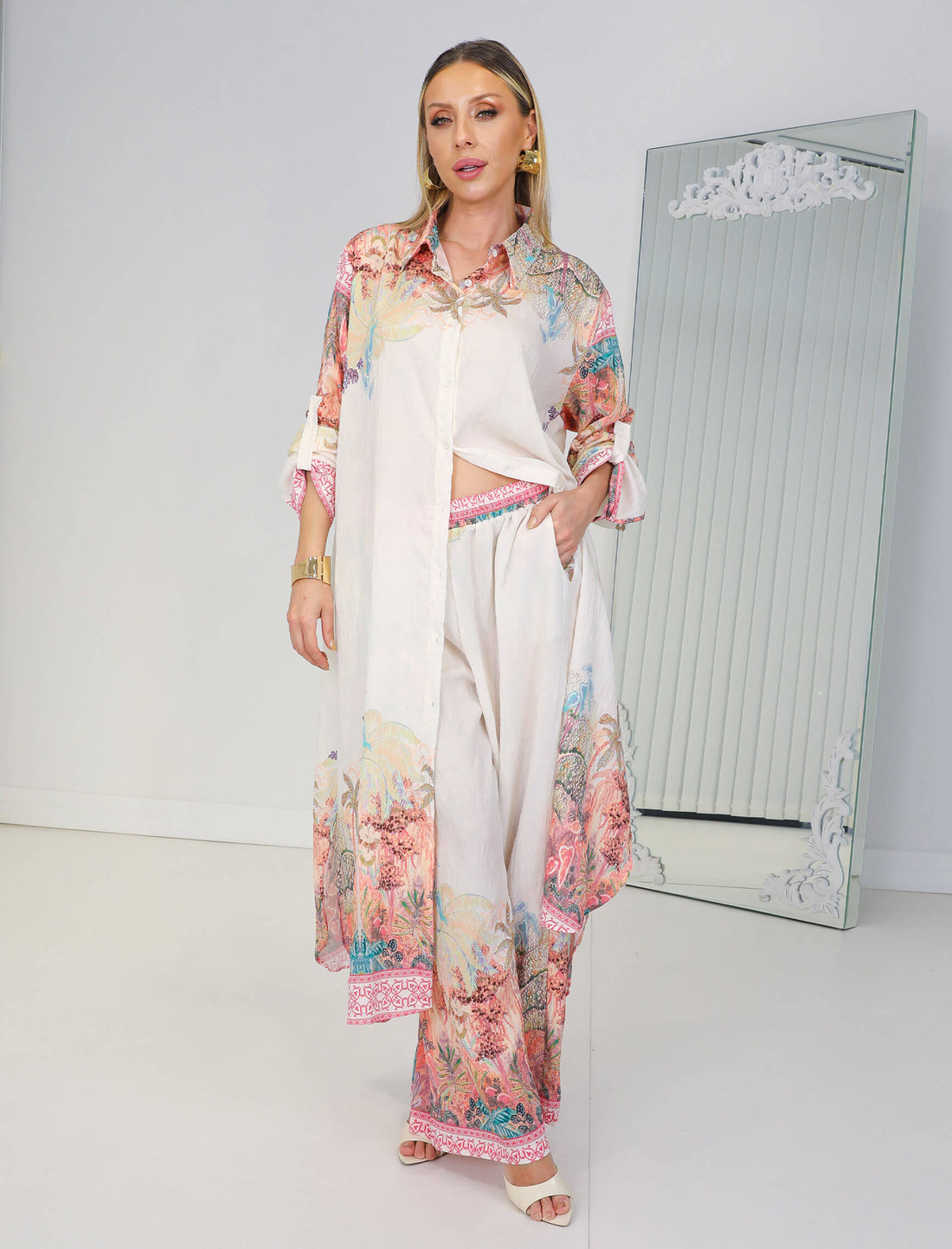 Ensemble Chemise Longue & Pantalon Fluide Imprimé Tropical – Rose Multicolore