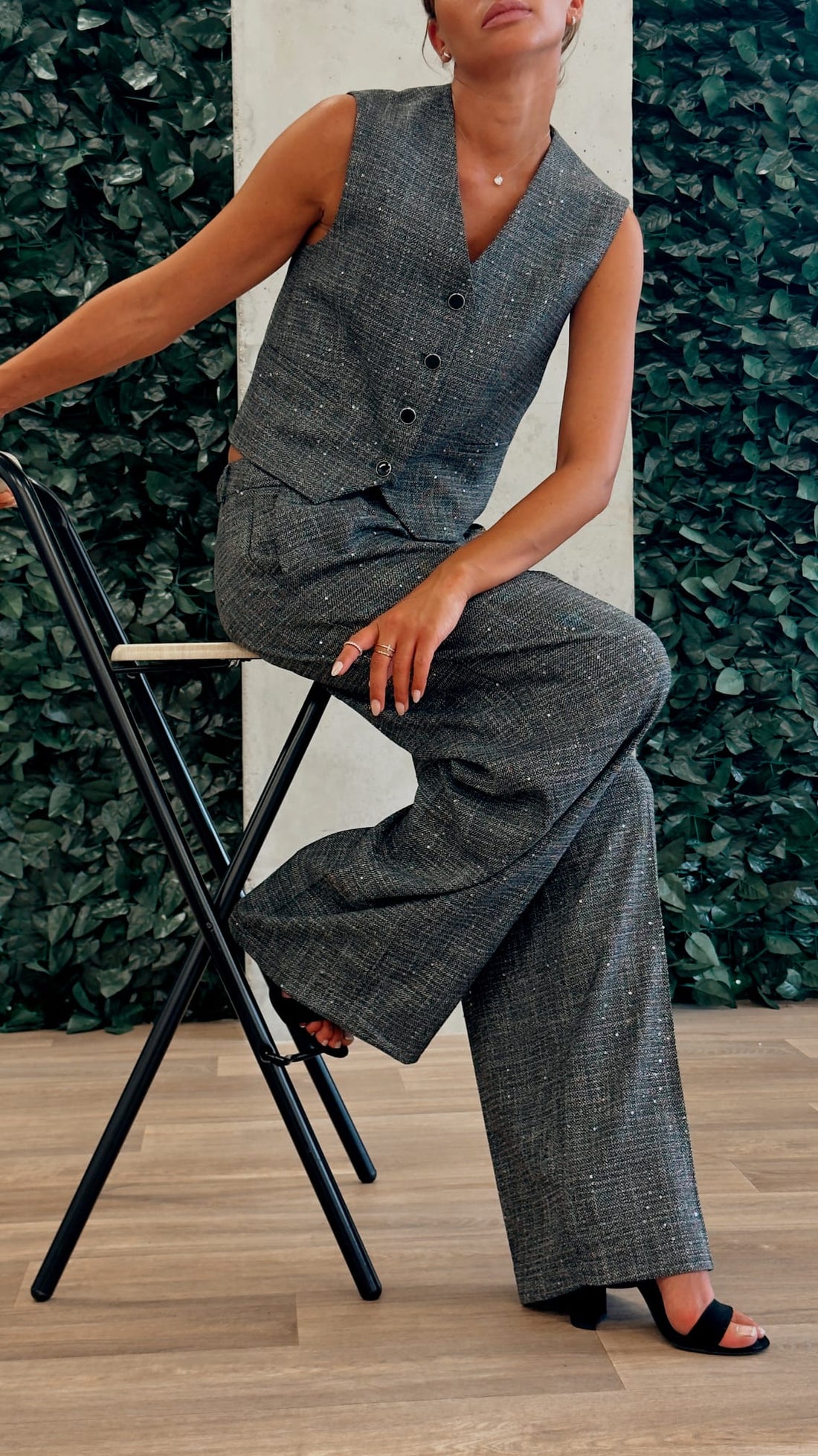 Ensemble Tailleur Gris - Gilet Sans Manches Et Pantalon Assortis - Fenomen Paris