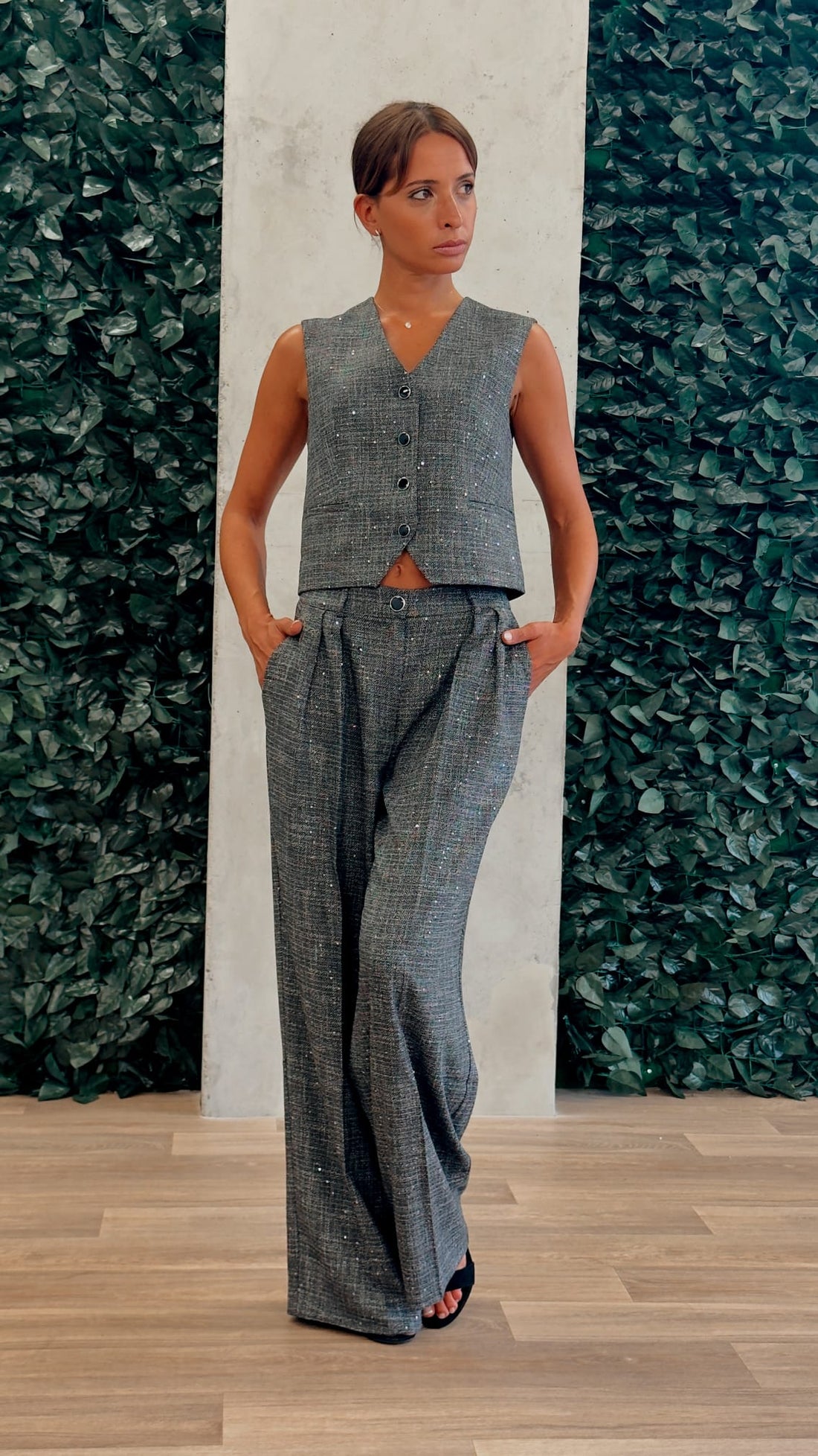 Ensemble Tailleur Gris - Gilet Sans Manches Et Pantalon Assortis - Fenomen Paris