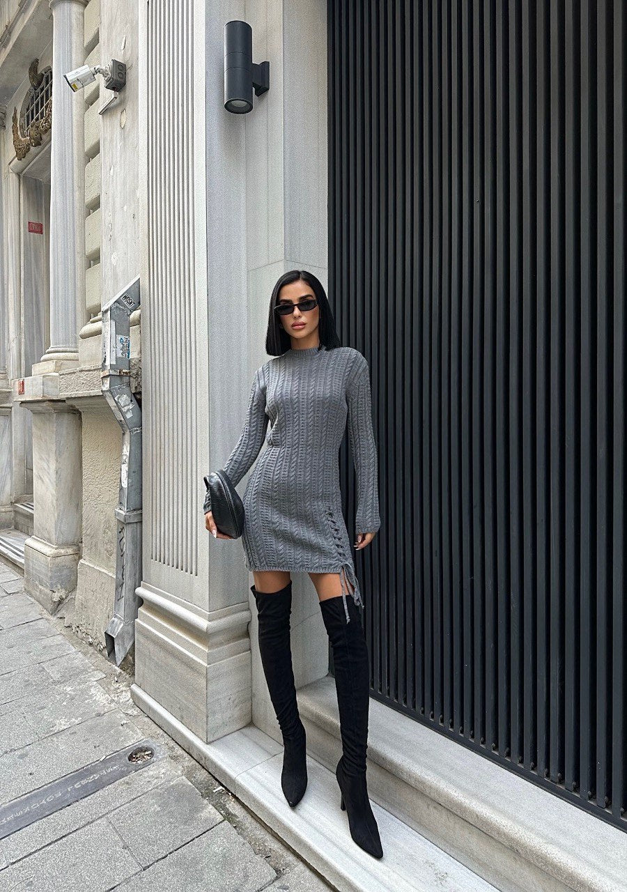 Robe Courte En Maille Manches Longues Avec Cordon de Serrage - Fenomen Paris