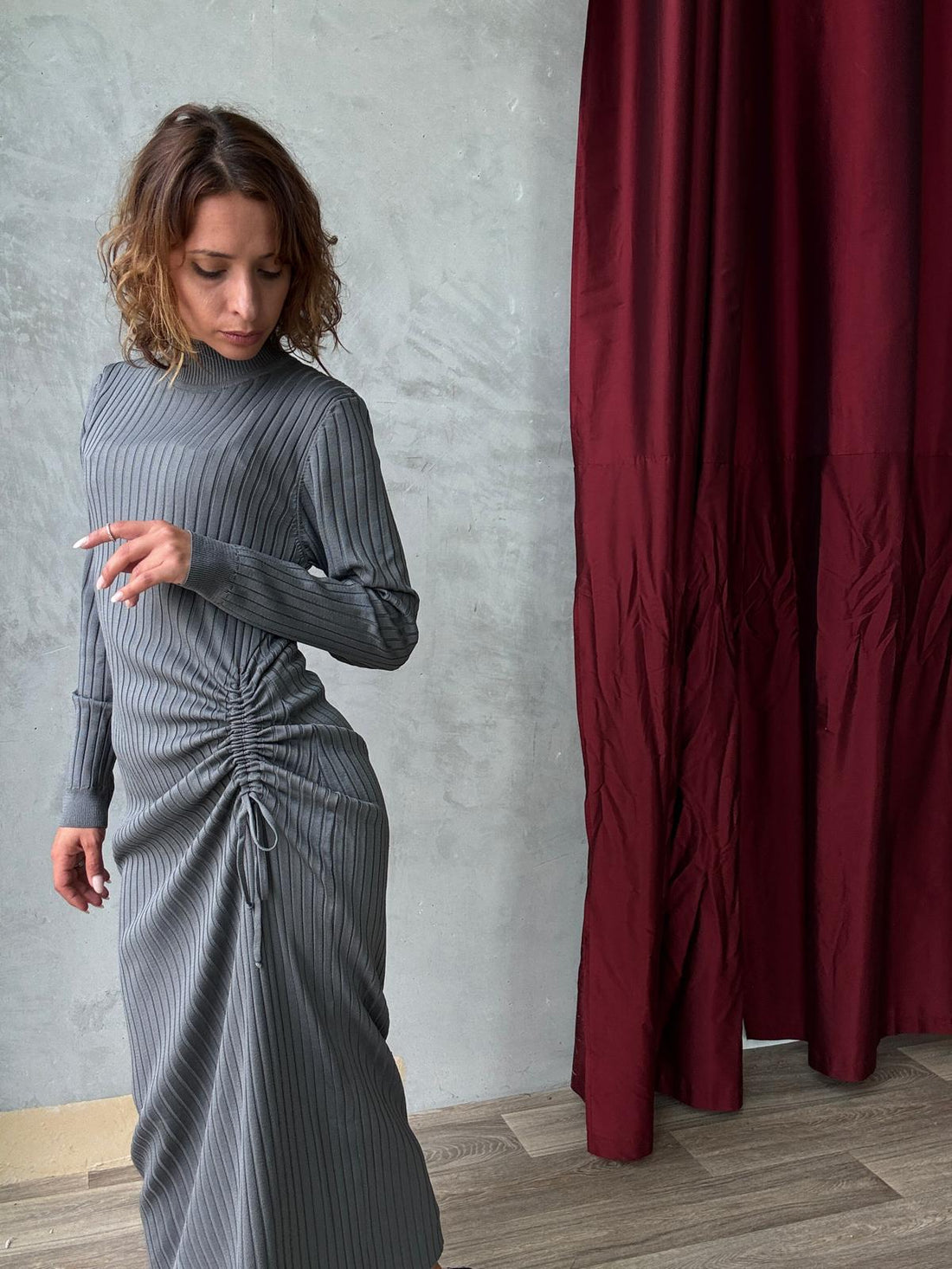 Robe en maille longue avec manches longues et col montant - Fenomen Paris