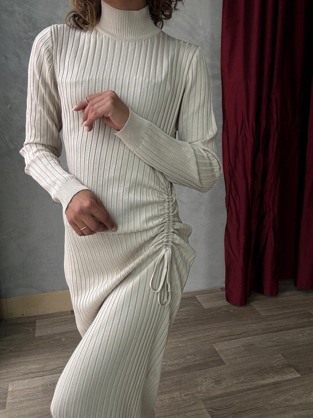 Robe en maille longue avec manches longues et col montant - Fenomen Paris