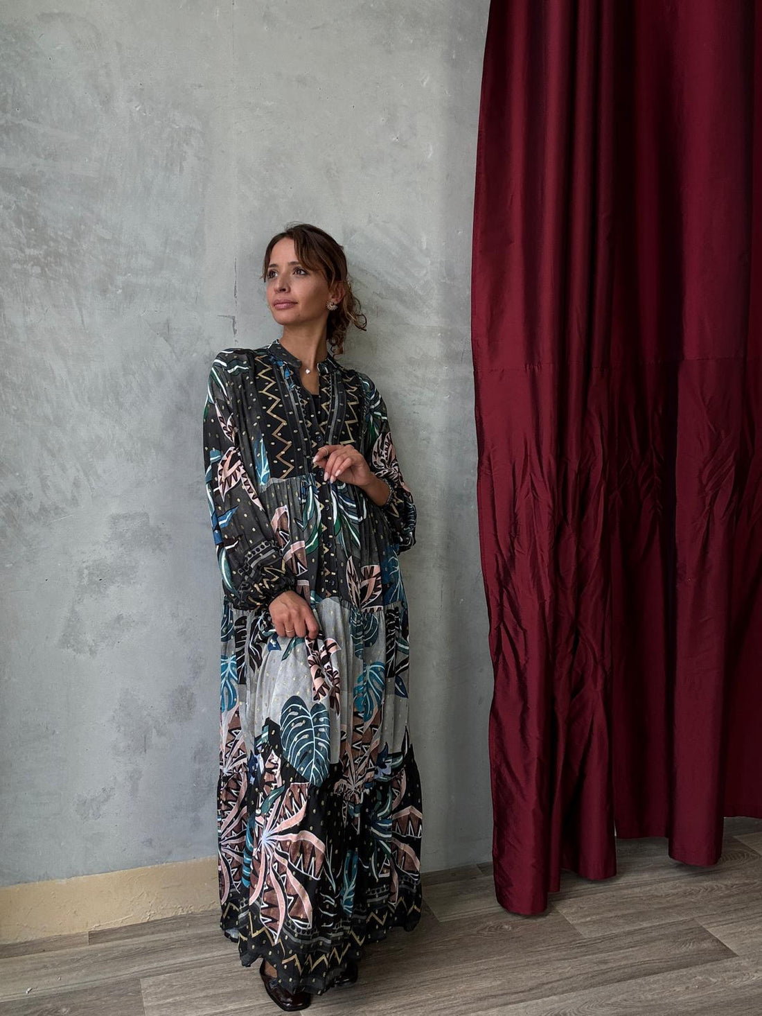 Robe Longue Fluide à Imprimés Tropicaux – Avec Viscose