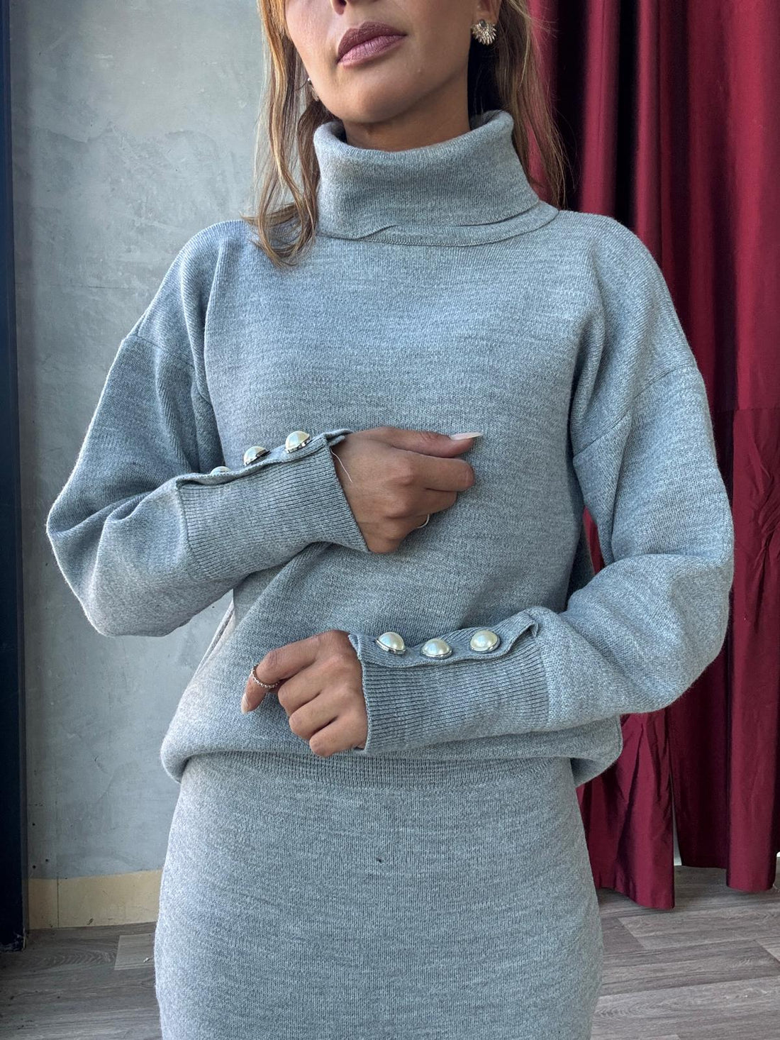Ensemble en maille pull col roulé et jupe longue assortie