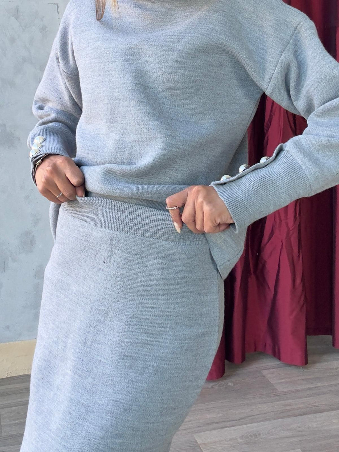 Ensemble en maille pull col roulé et jupe longue assortie