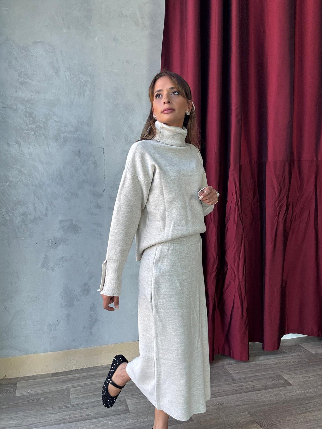 Ensemble en maille pull col roulé et jupe longue assortie