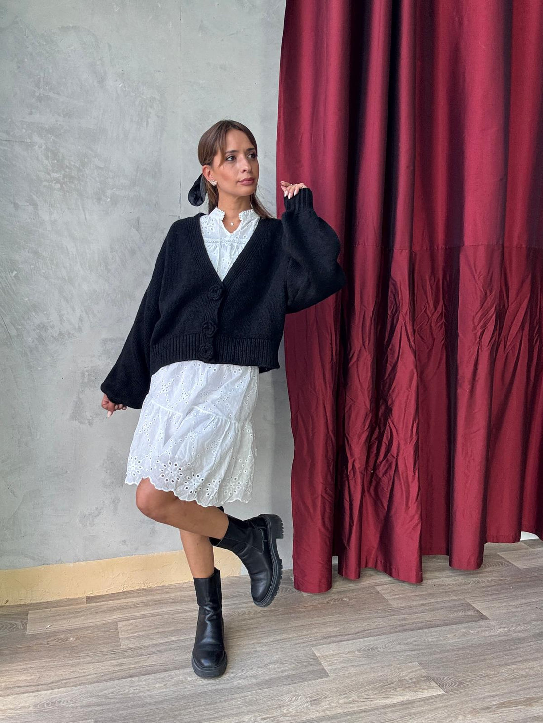 Gilet en maille ample avec boutons à motifs fleurs