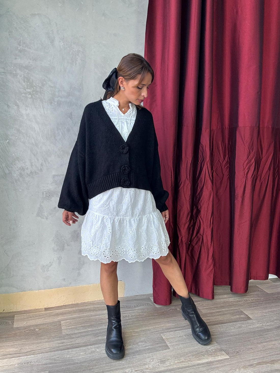 Gilet en maille ample avec boutons à motifs fleurs