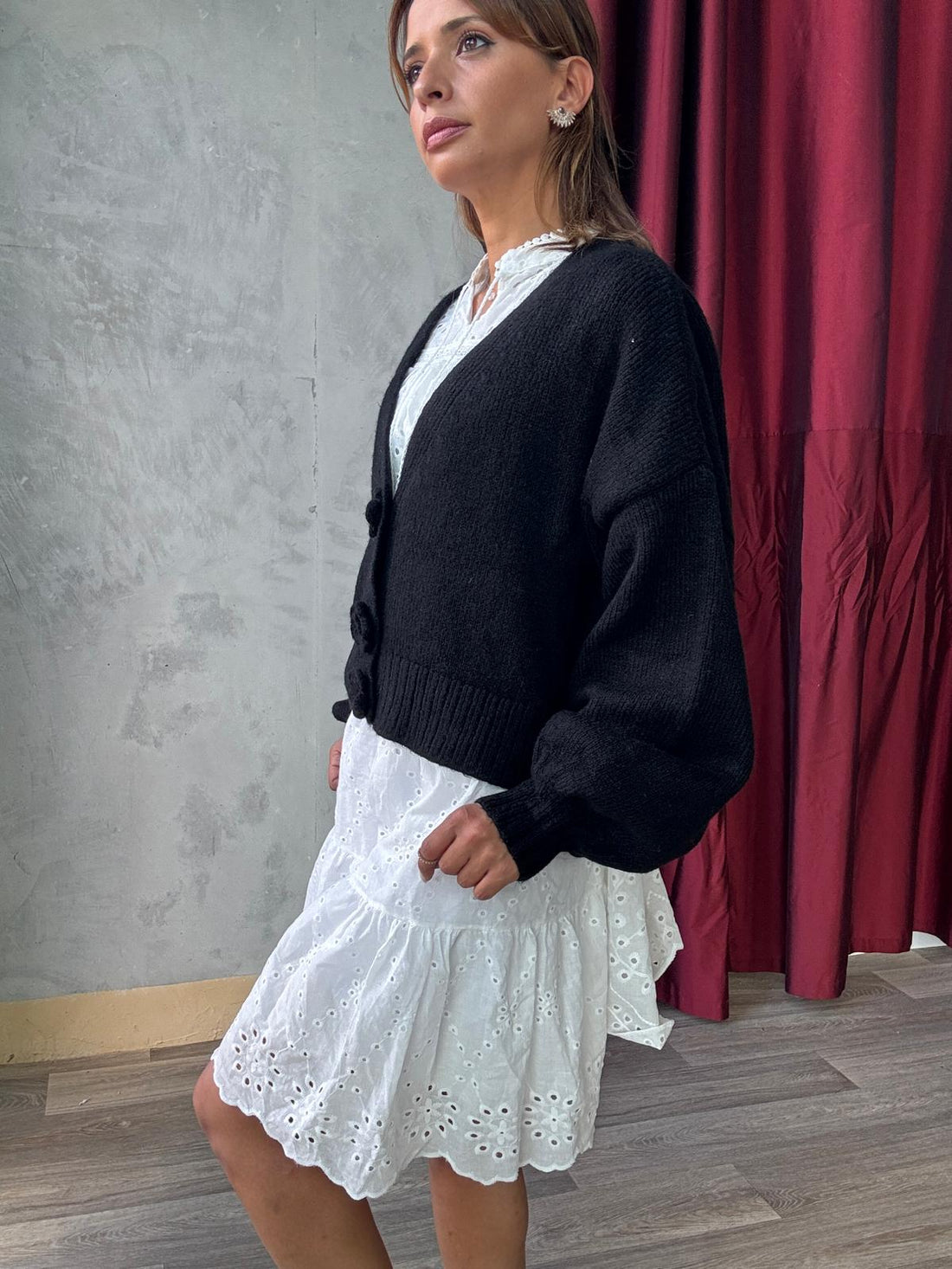 Gilet en maille ample avec boutons à motifs fleurs