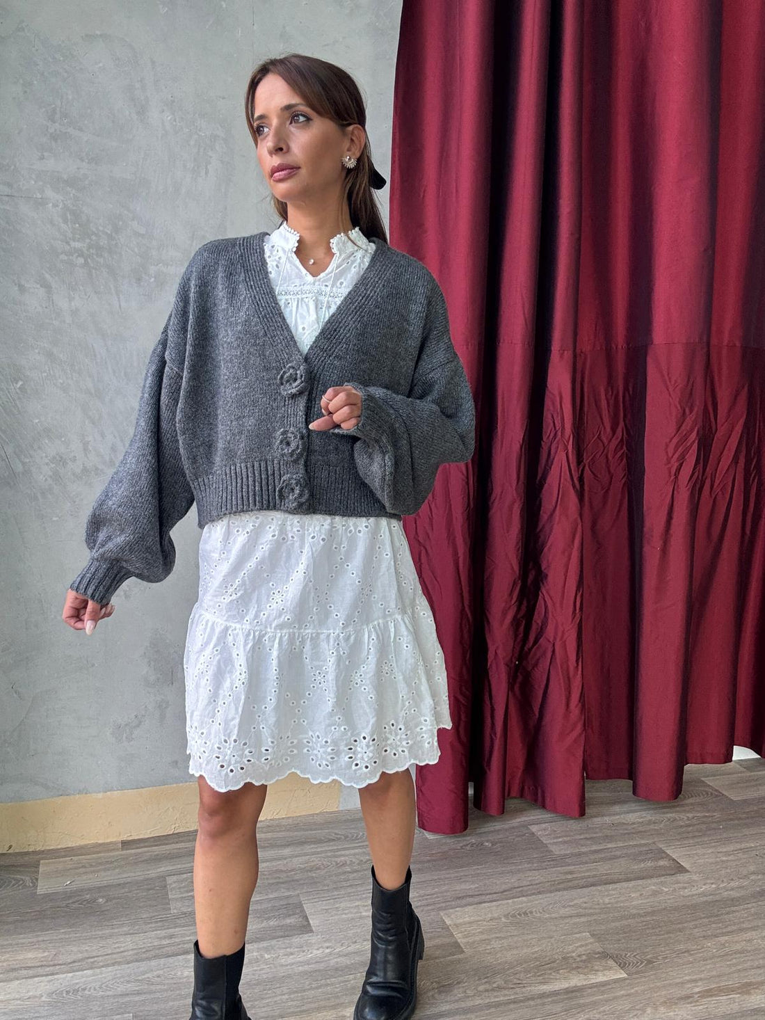 Gilet en maille ample avec boutons à motifs fleurs