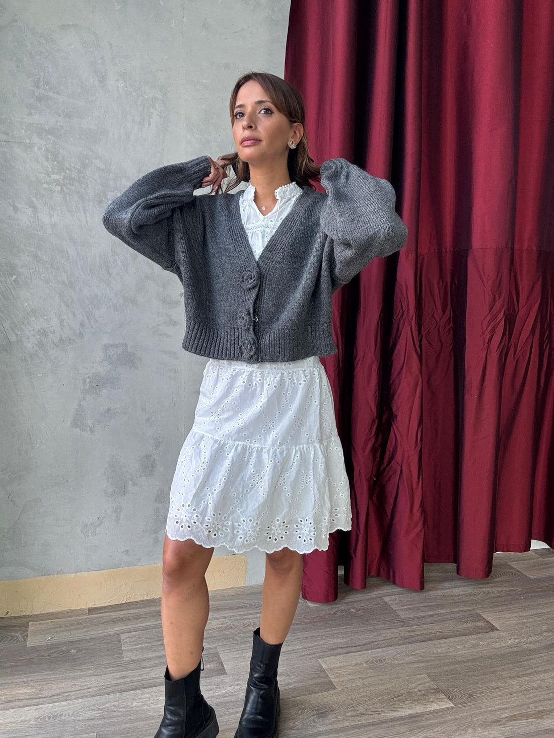 Gilet en maille ample avec boutons à motifs fleurs