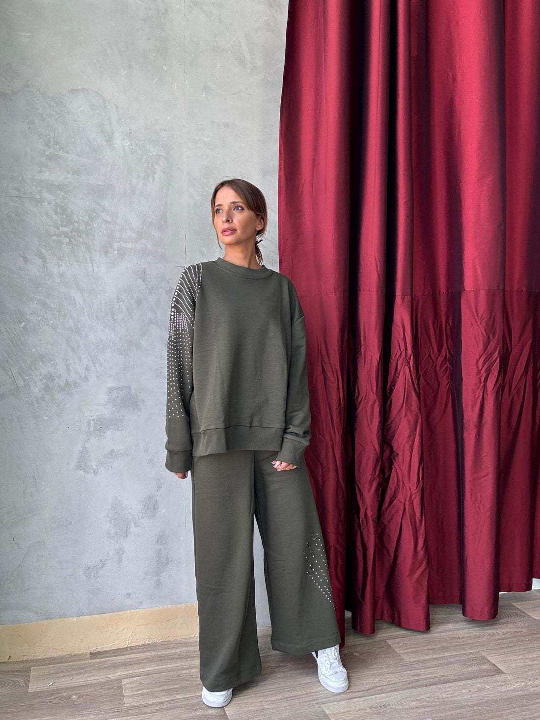 Ensemble sweat manches longues avec pantalon large strasses - Fenomen Paris