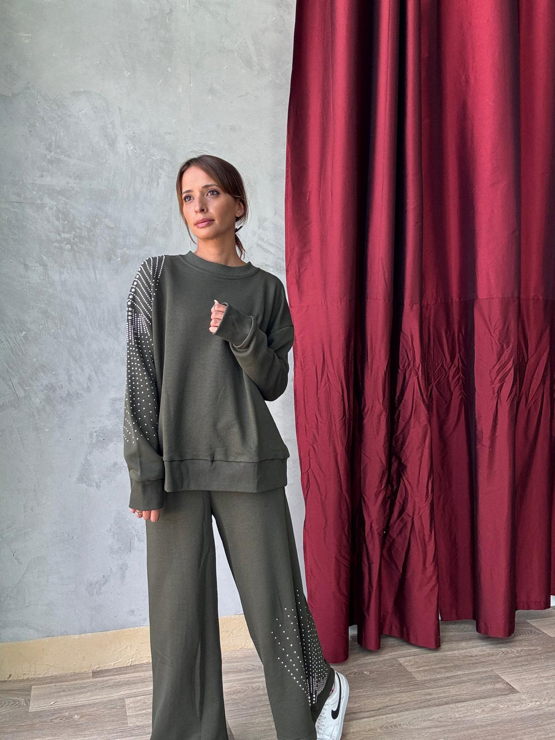 Ensemble sweat manches longues avec pantalon large strasses - Fenomen Paris