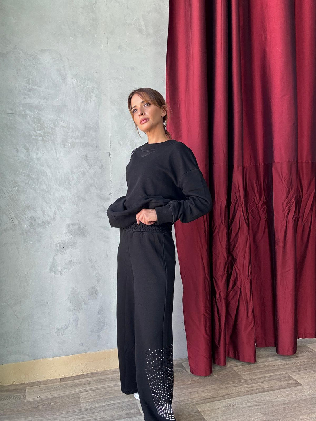 Ensemble sweat manches longues avec pantalon large strasses - Fenomen Paris