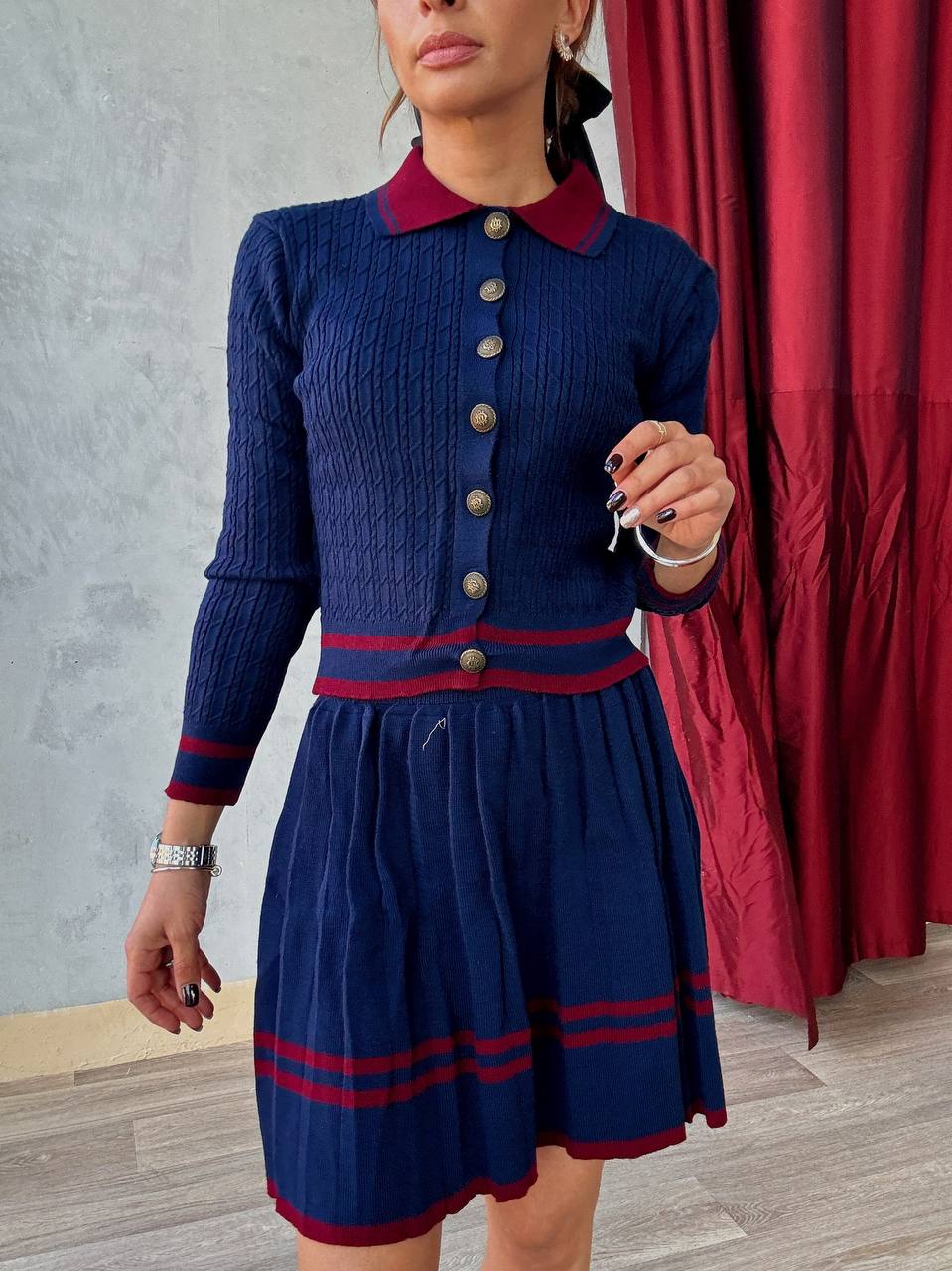 Ensemble En Maille Avec Gilet Manches Longues et Jupe Courte Plissée - Fenomen Paris