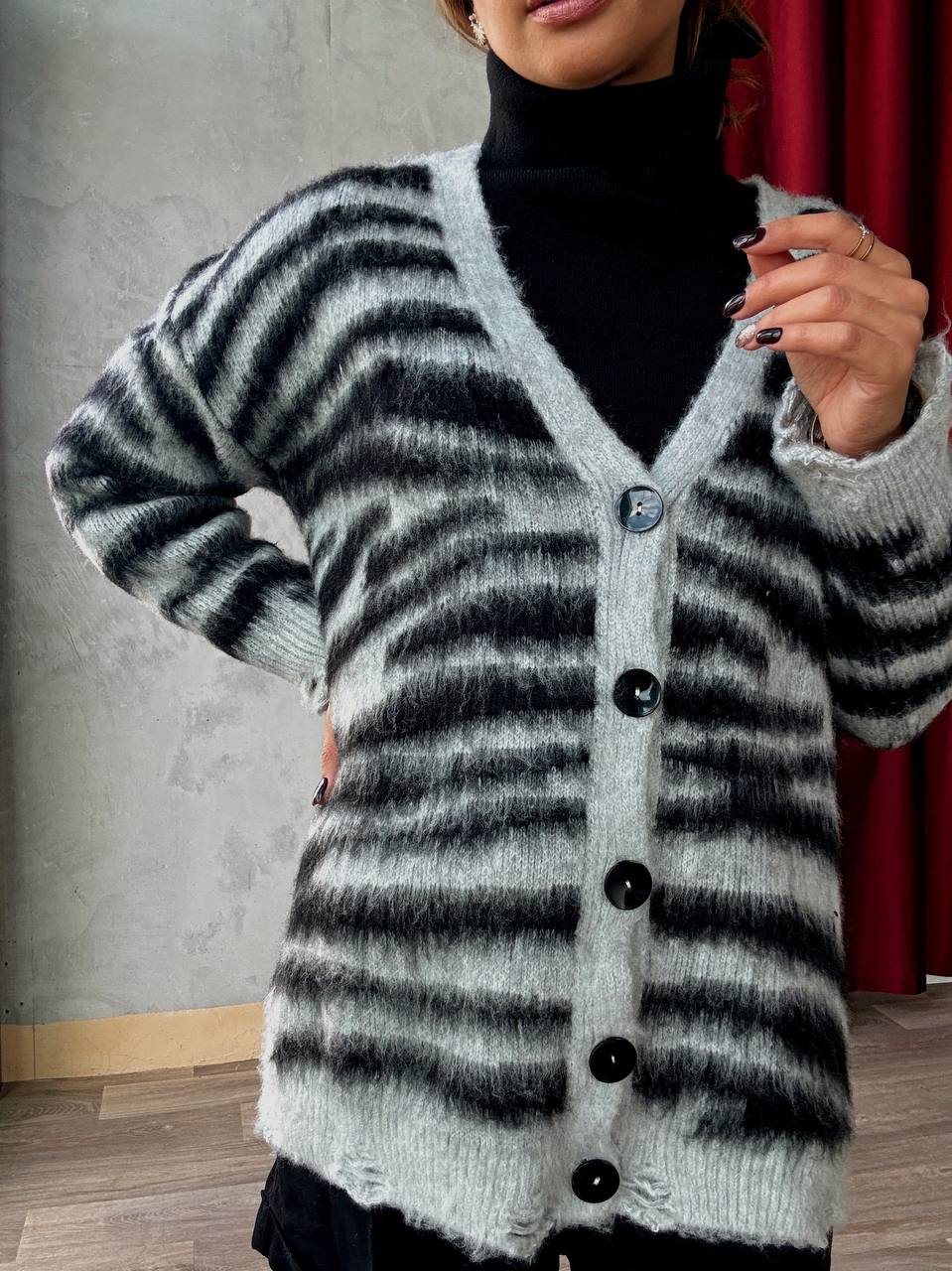 Gilet Boutonné Motif Zébré En Maille - Manches Longues - Col V - Fenomen Paris