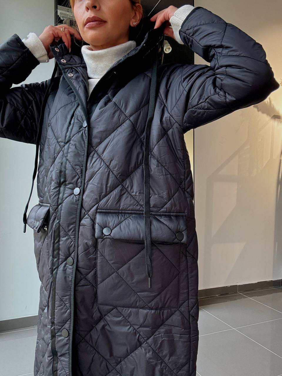 Long Manteaux Matelassé Avec Capuche Et Poches - Fenomen Paris