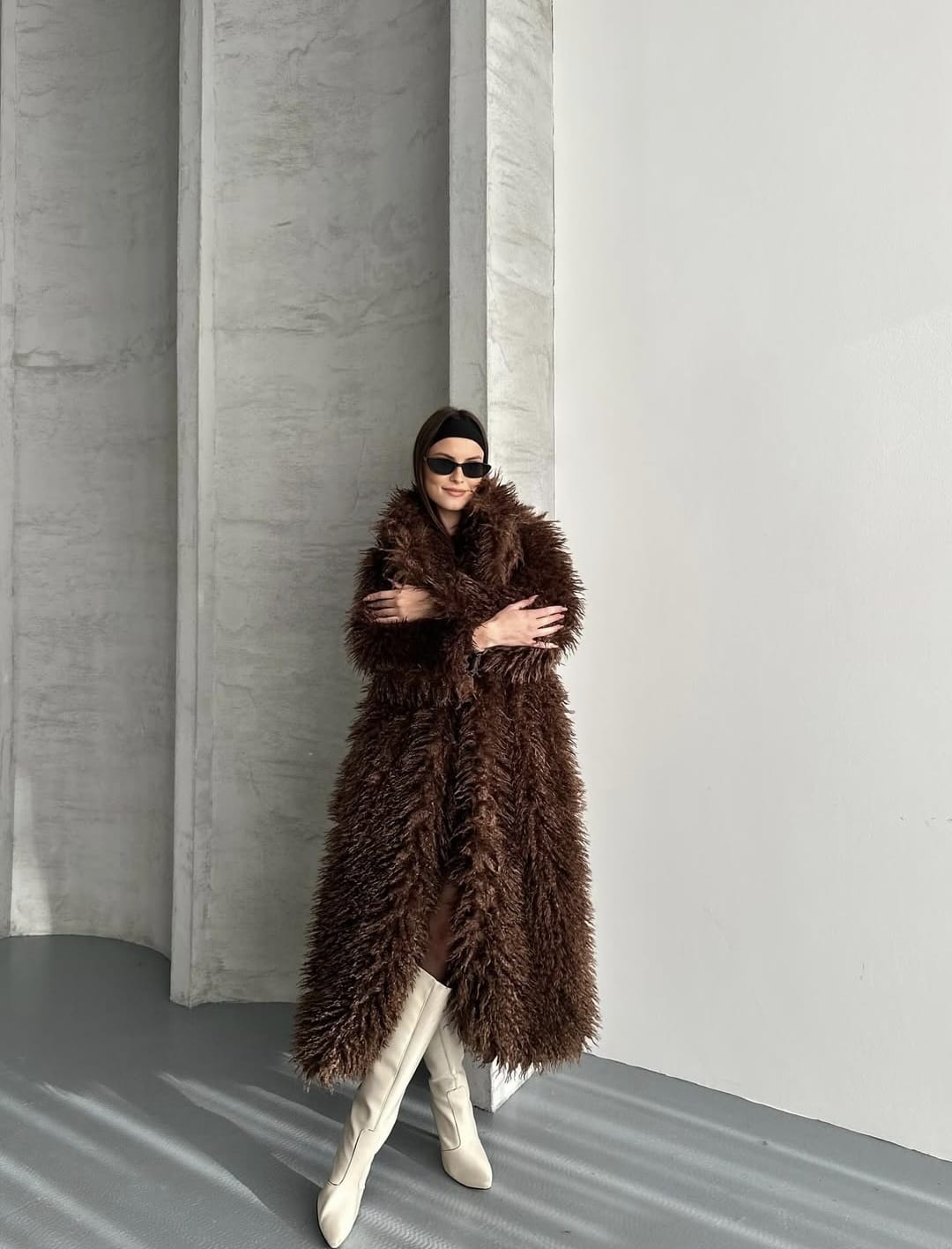 Manteau Long Effet Fourrure –  Intense & Volume Oversize