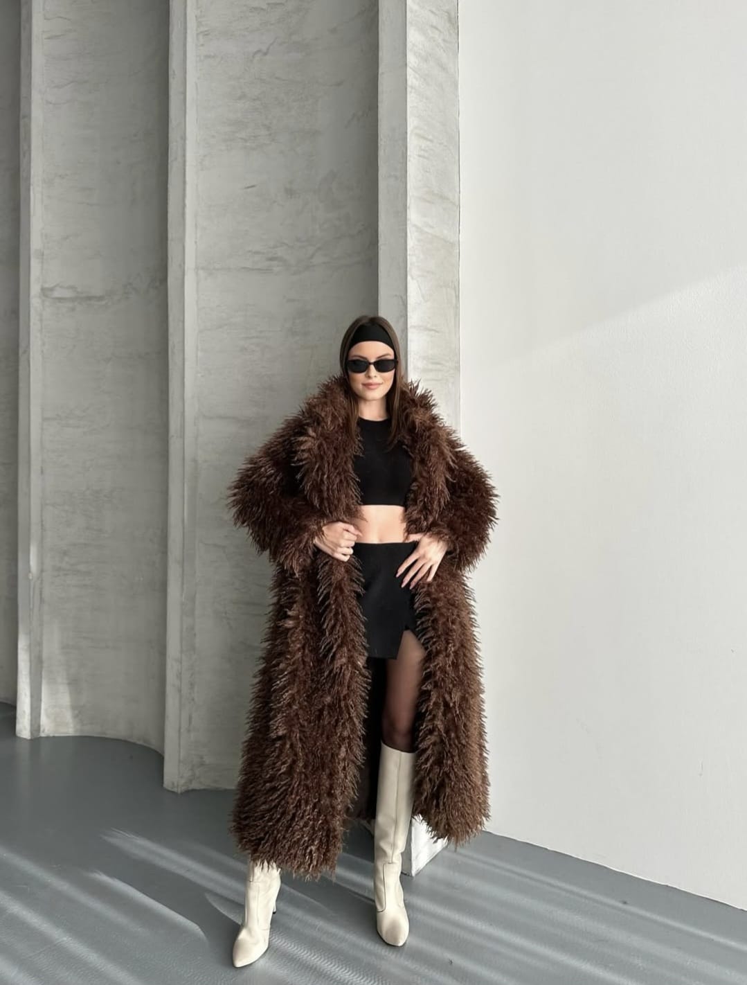 Manteau Long Effet Fourrure –  Intense & Volume Oversize