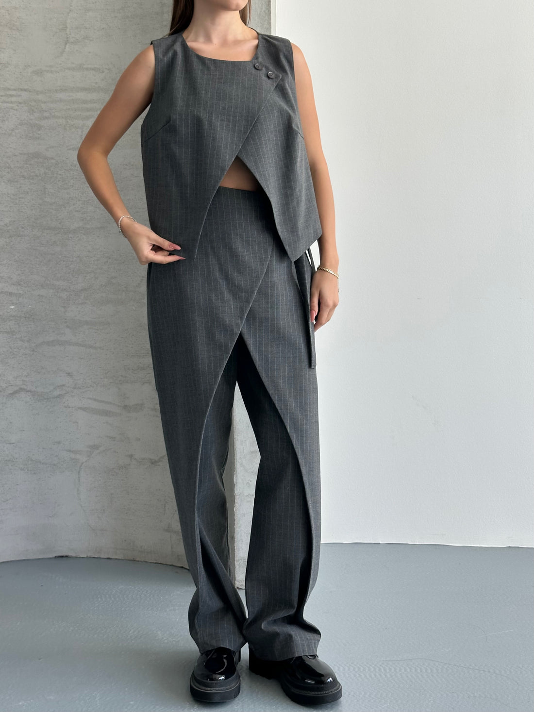 Ensemble Pantalon & Top Asymétrique – Coupe Tailleur Modernisée - Fenomen Paris