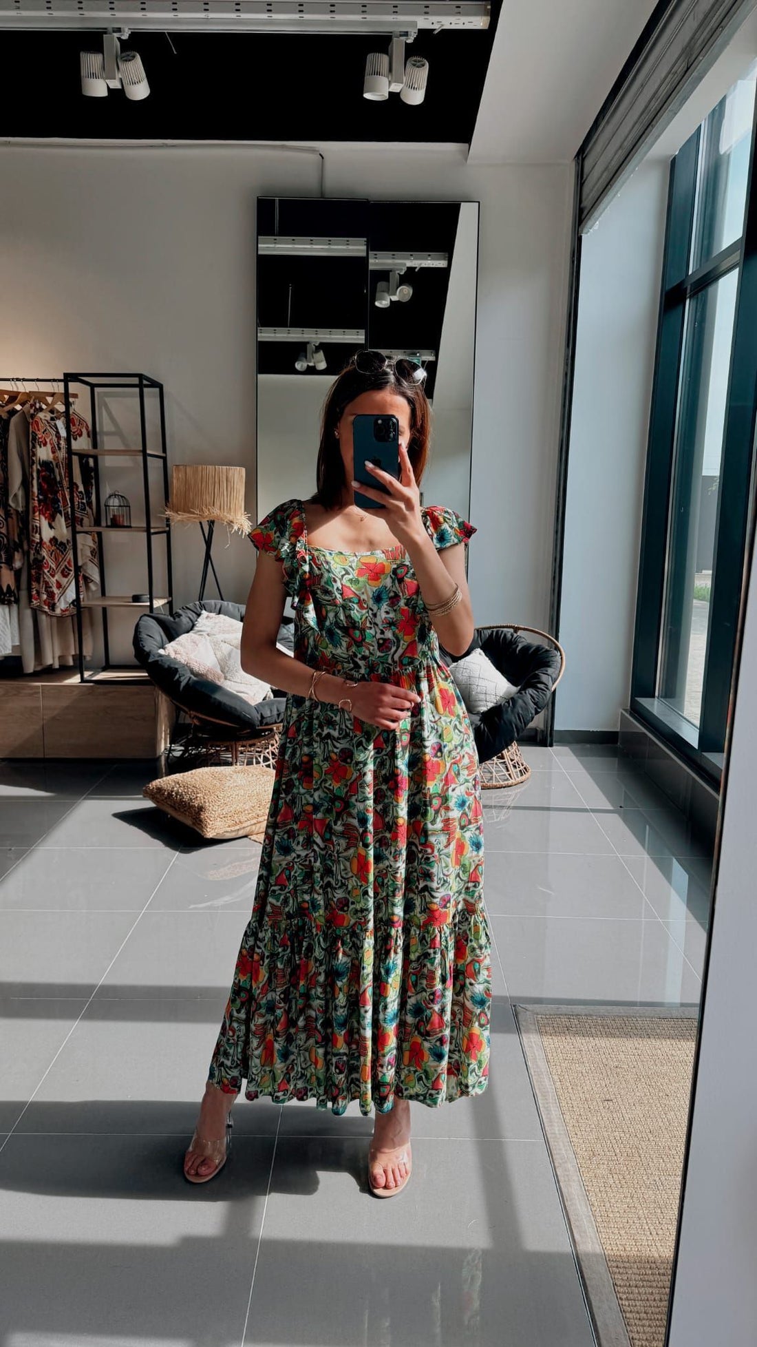 Robe longue bohème fleurie – manches volantées et coupe fluide - AEL073-000-VT - Fenomen Paris