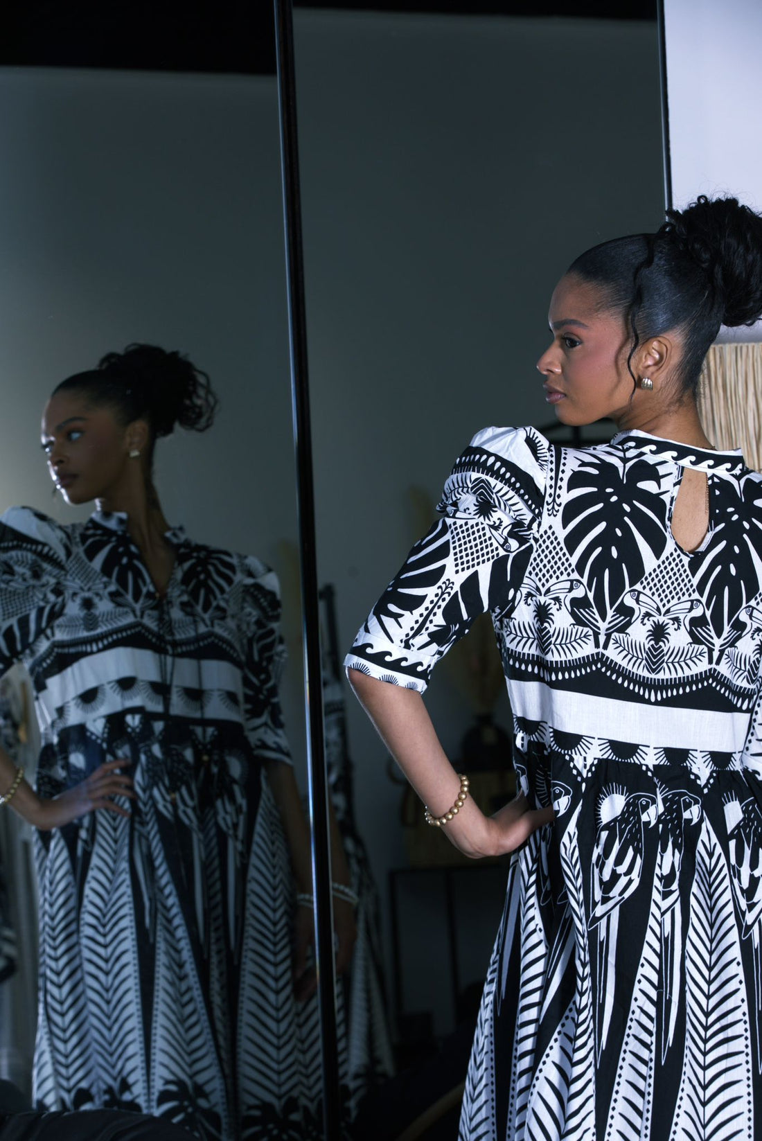 Robe longue bohème noire et blanche à imprimé graphique - AEL227-000-NB - Fenomen Paris